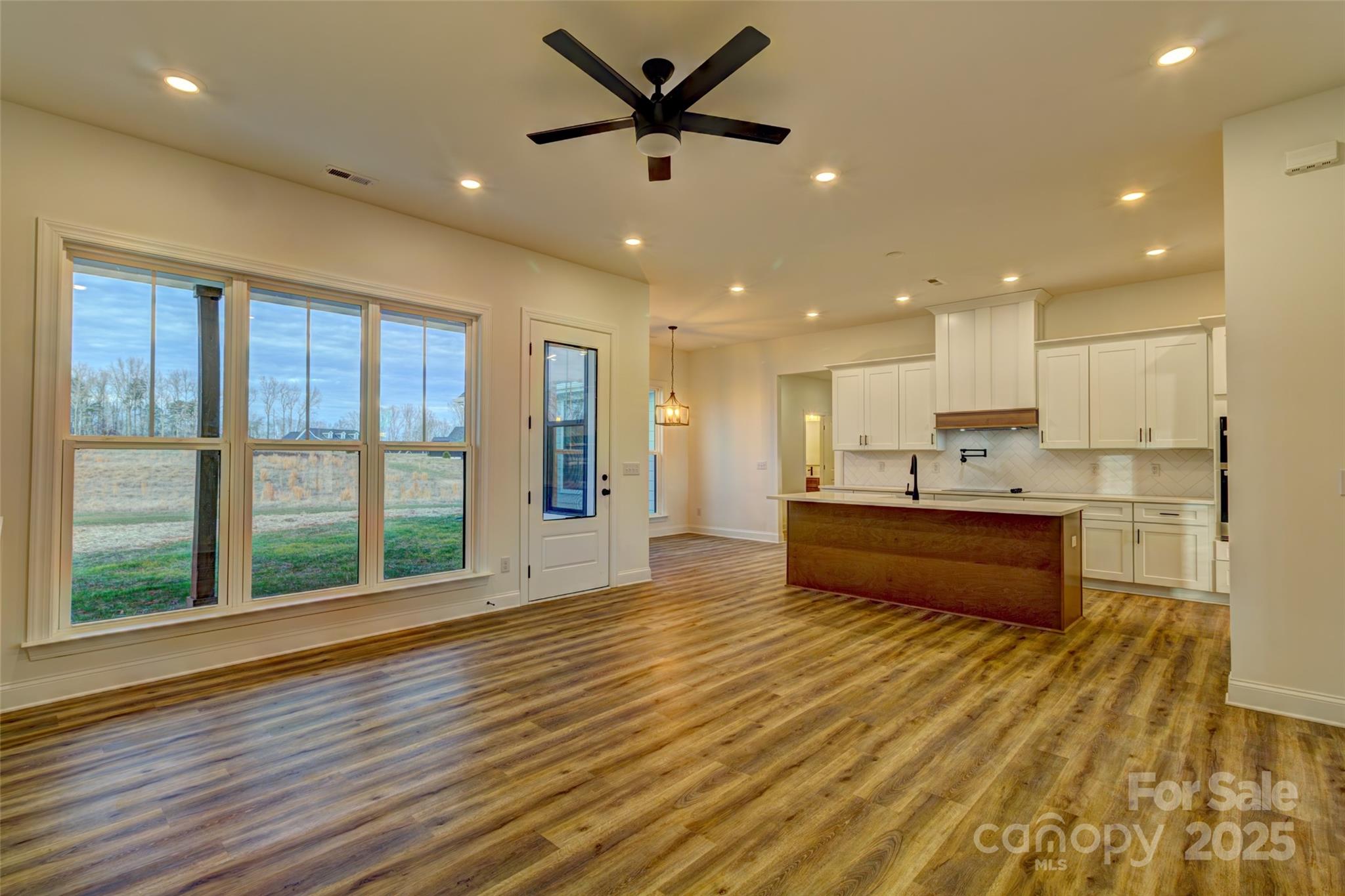 property viewer photo 12