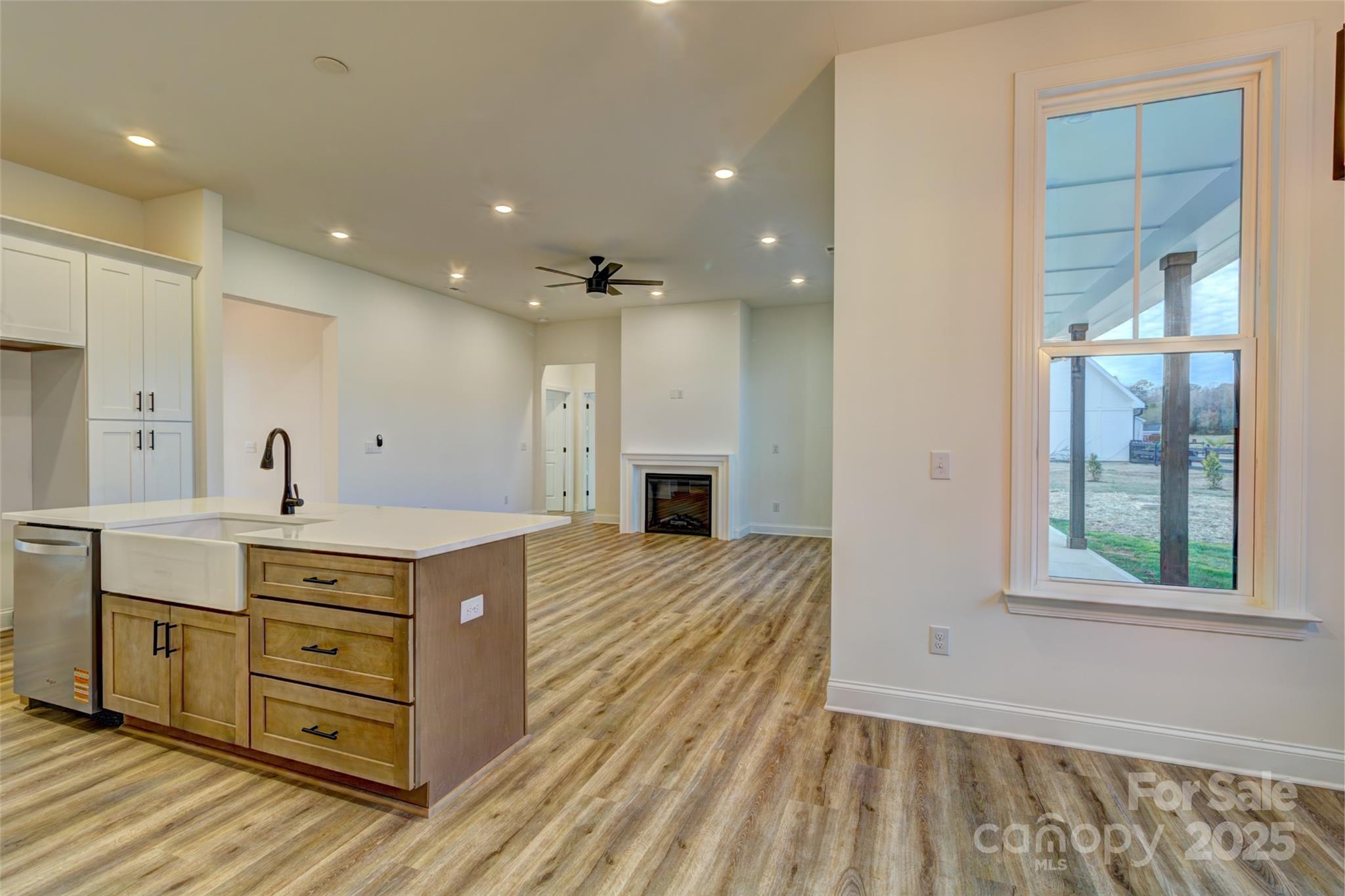 property viewer photo 18
