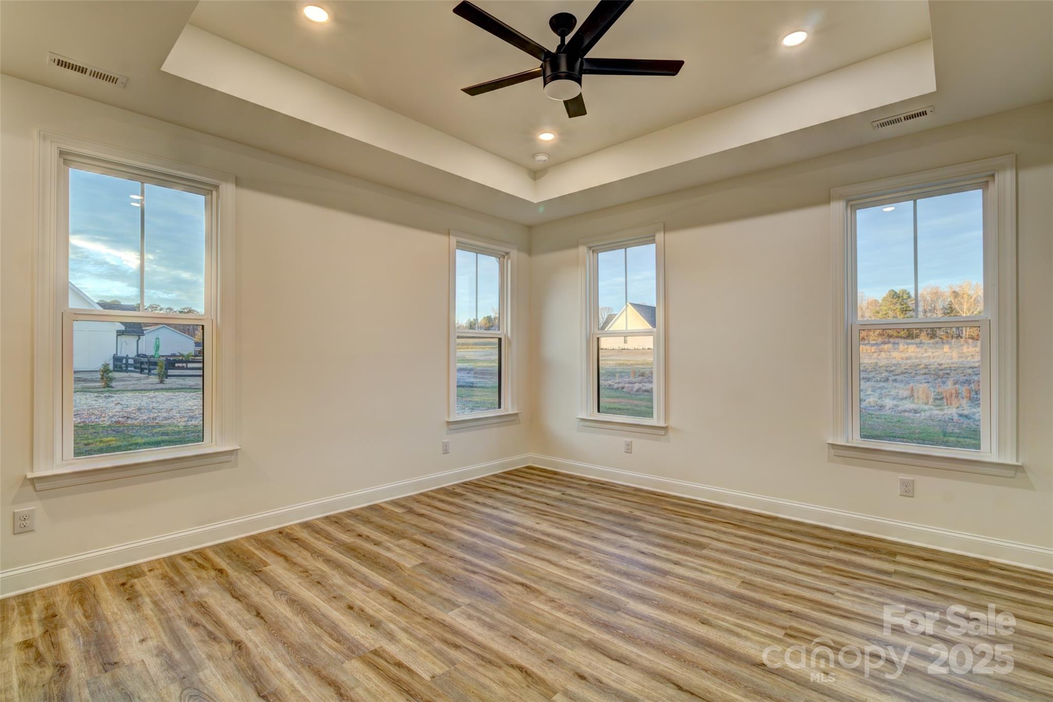 property viewer photo 23