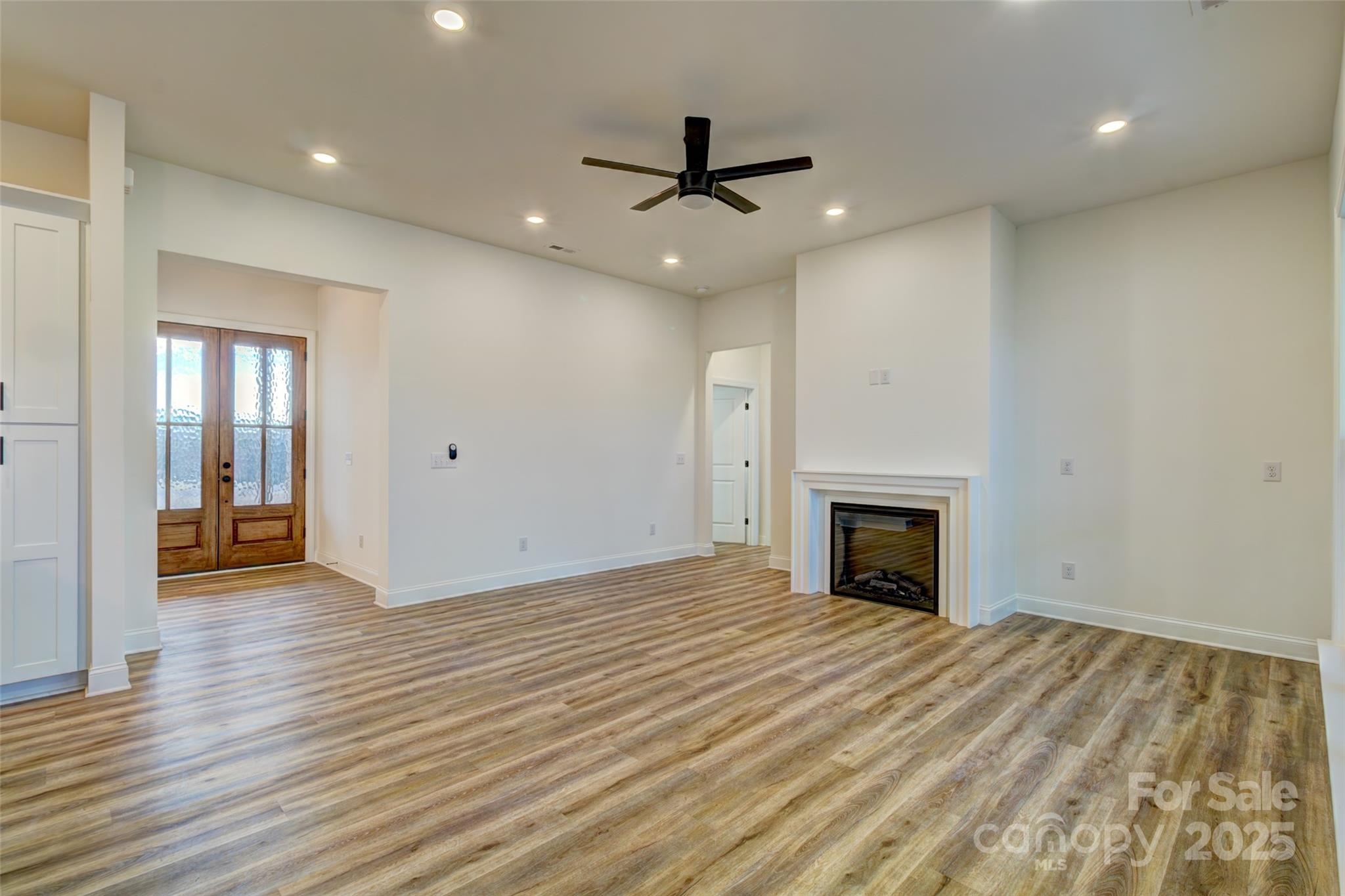 property viewer photo 5