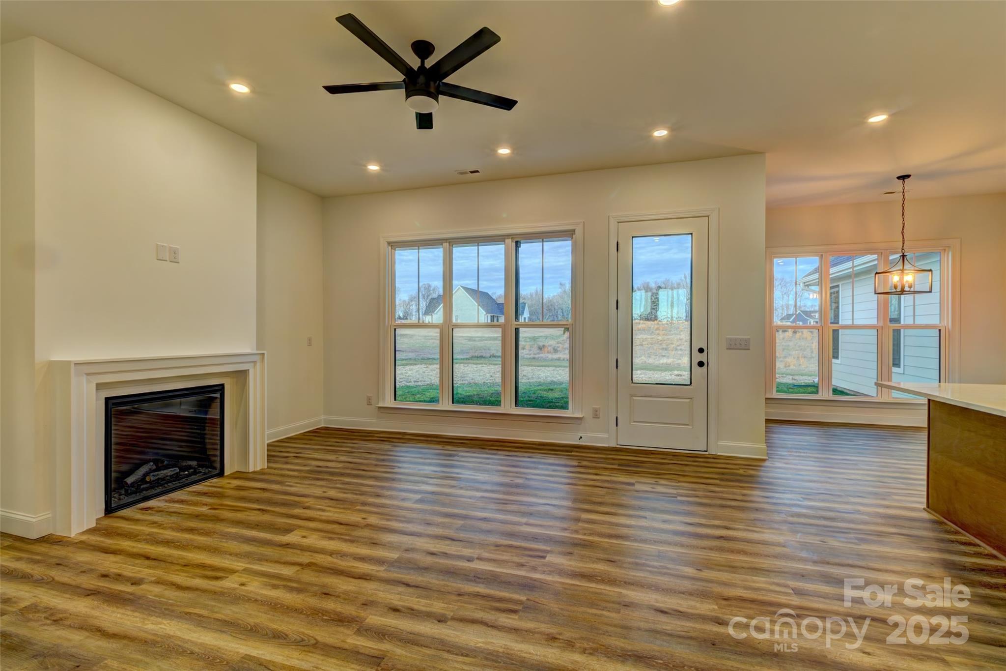 property viewer photo 9