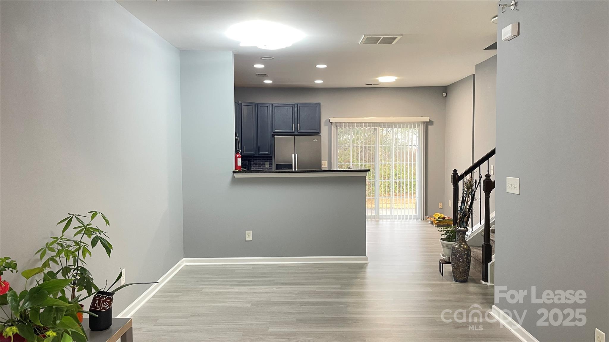 property viewer photo 2