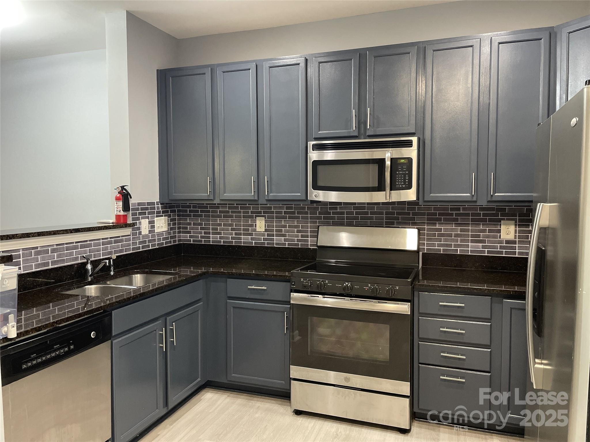 property viewer photo 5
