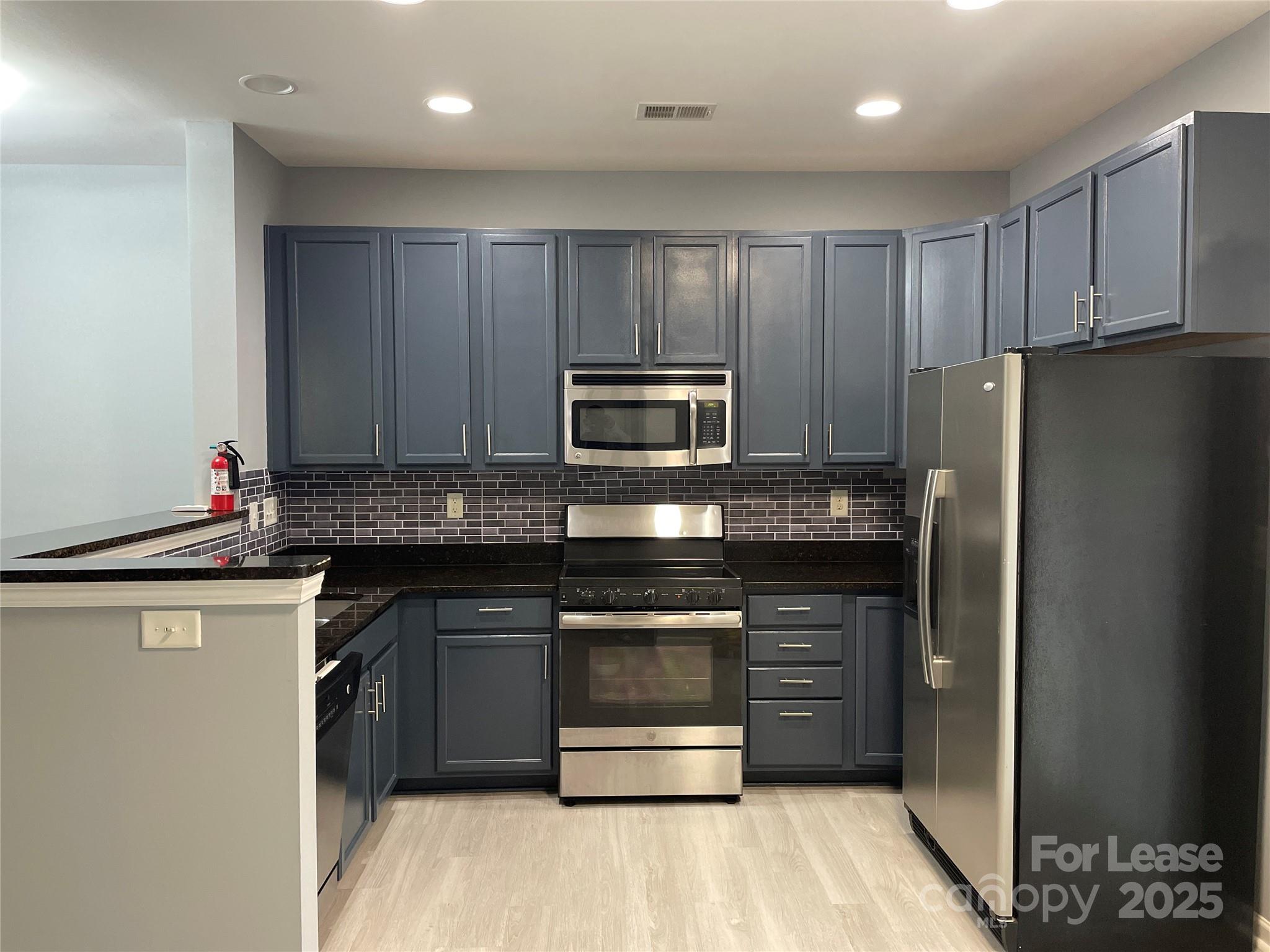 property viewer photo 6