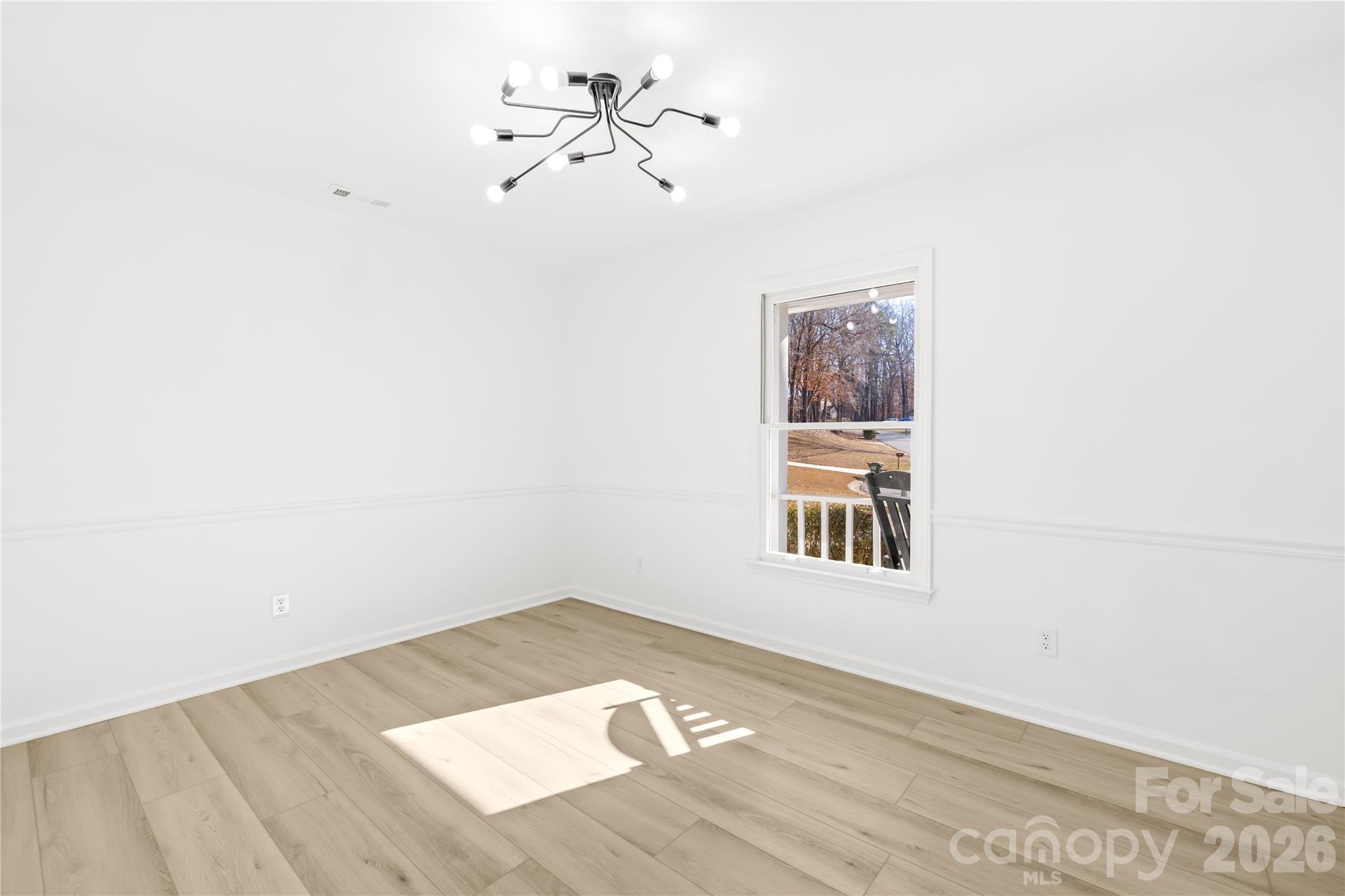 property viewer photo 26