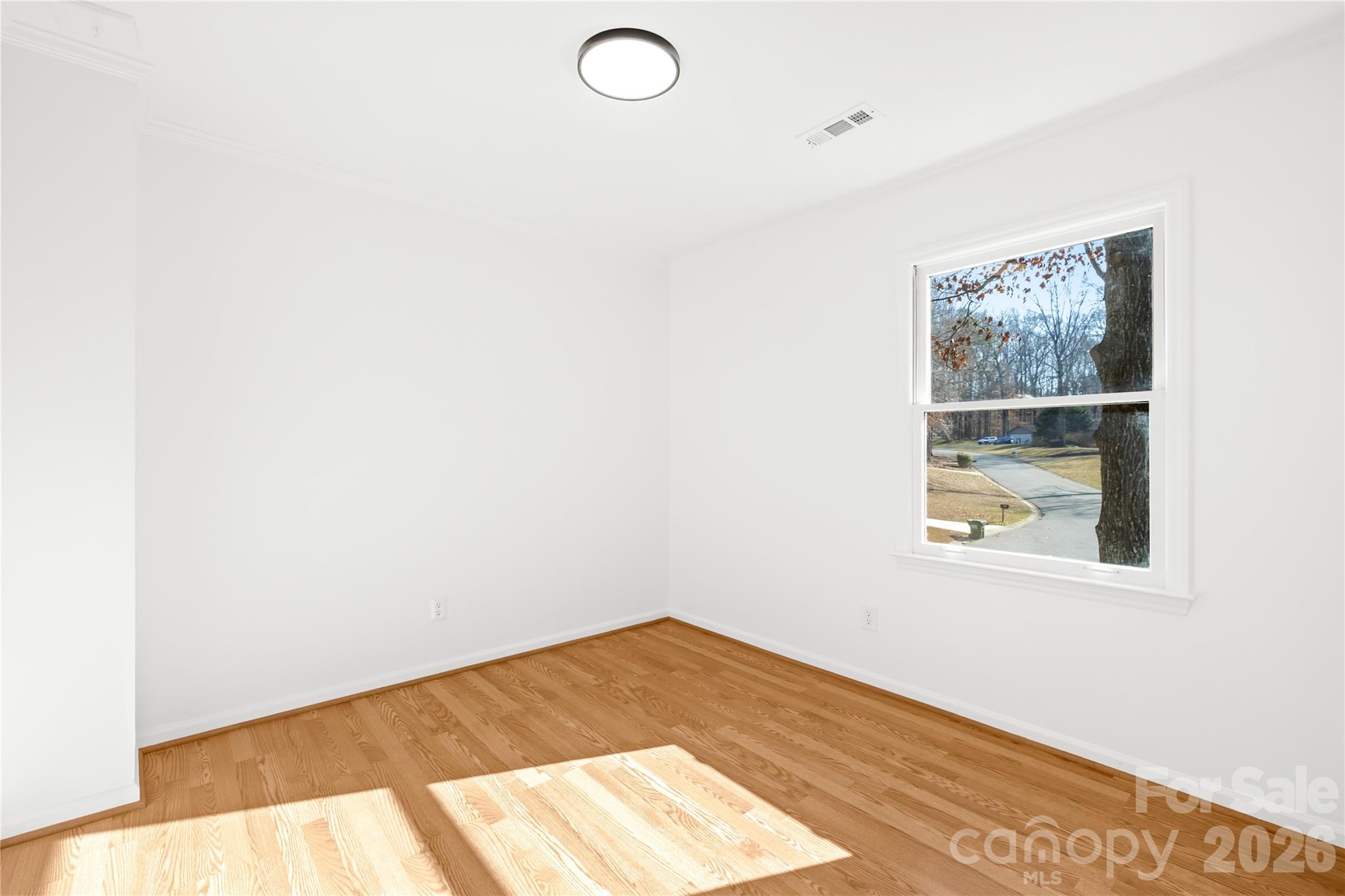 property viewer photo 32