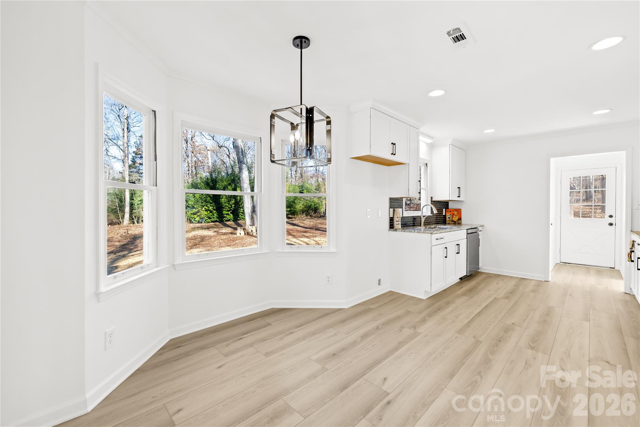 property viewer photo 6