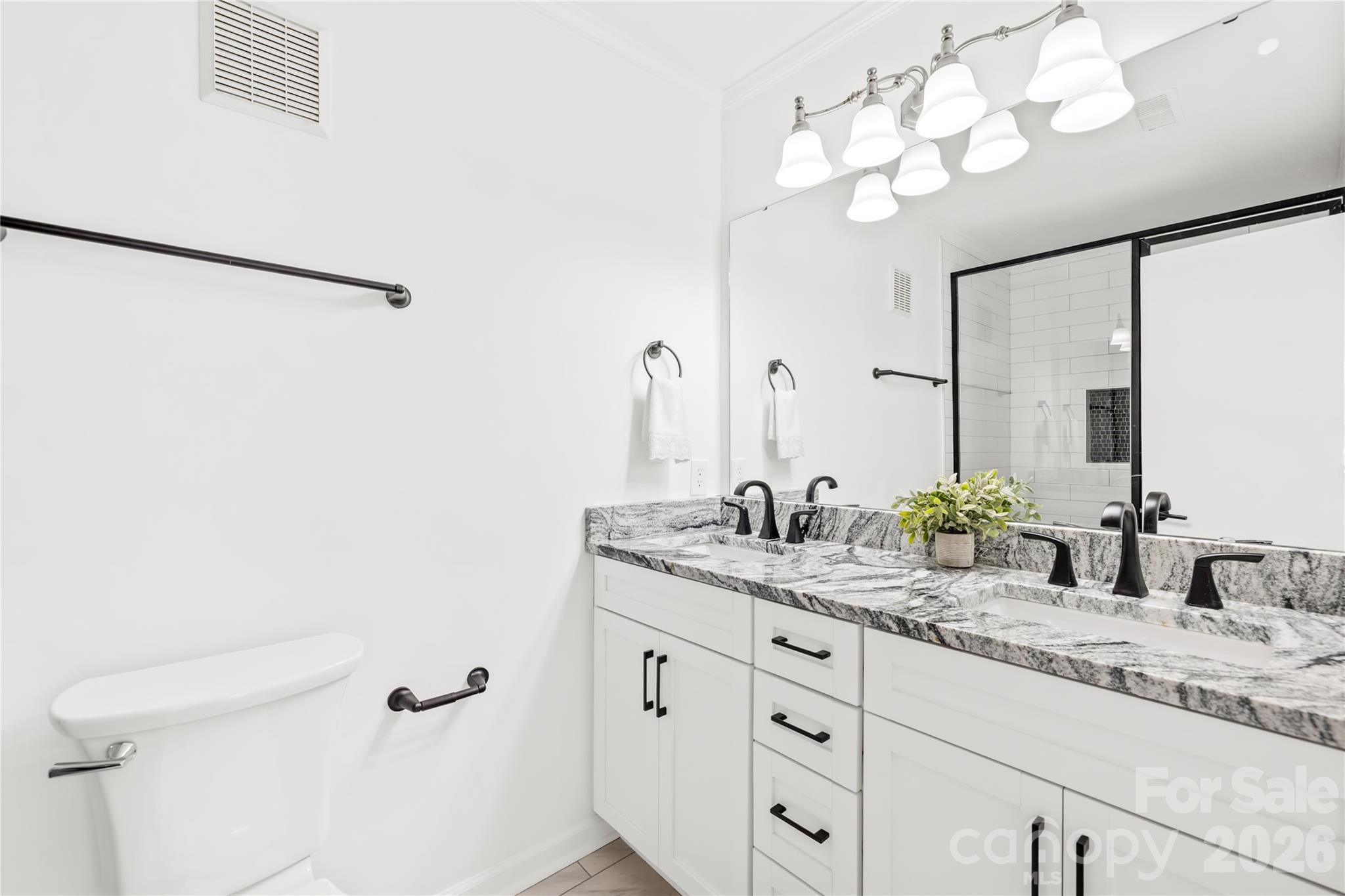 property viewer photo 7