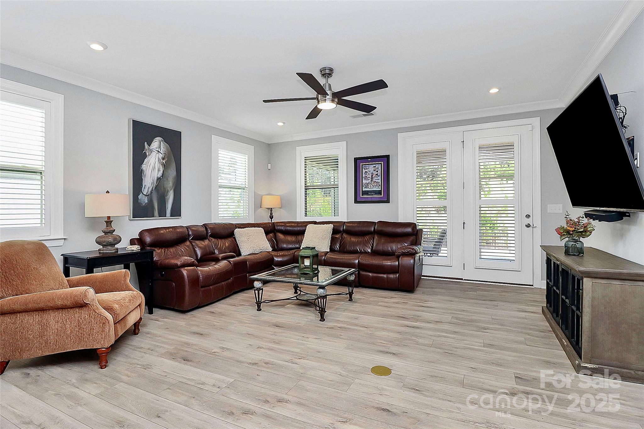 property viewer photo 13