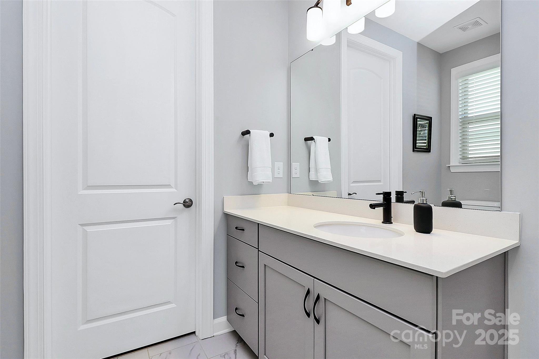 property viewer photo 31