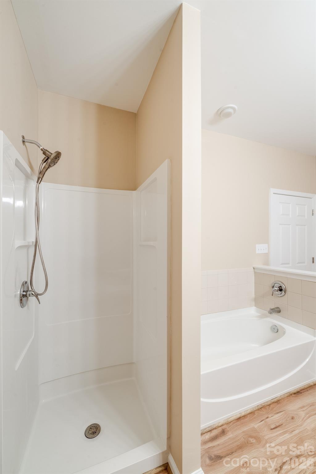 property viewer photo 12