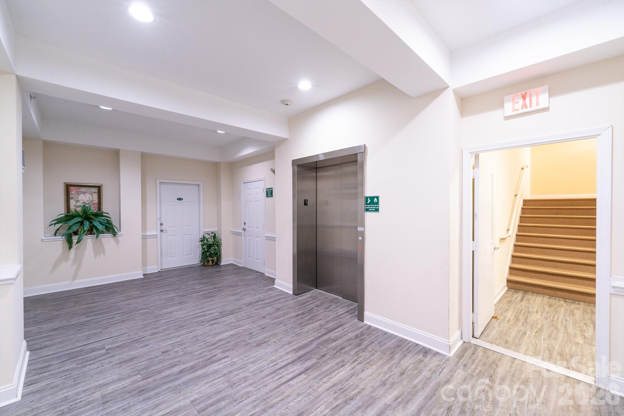 property viewer photo 18