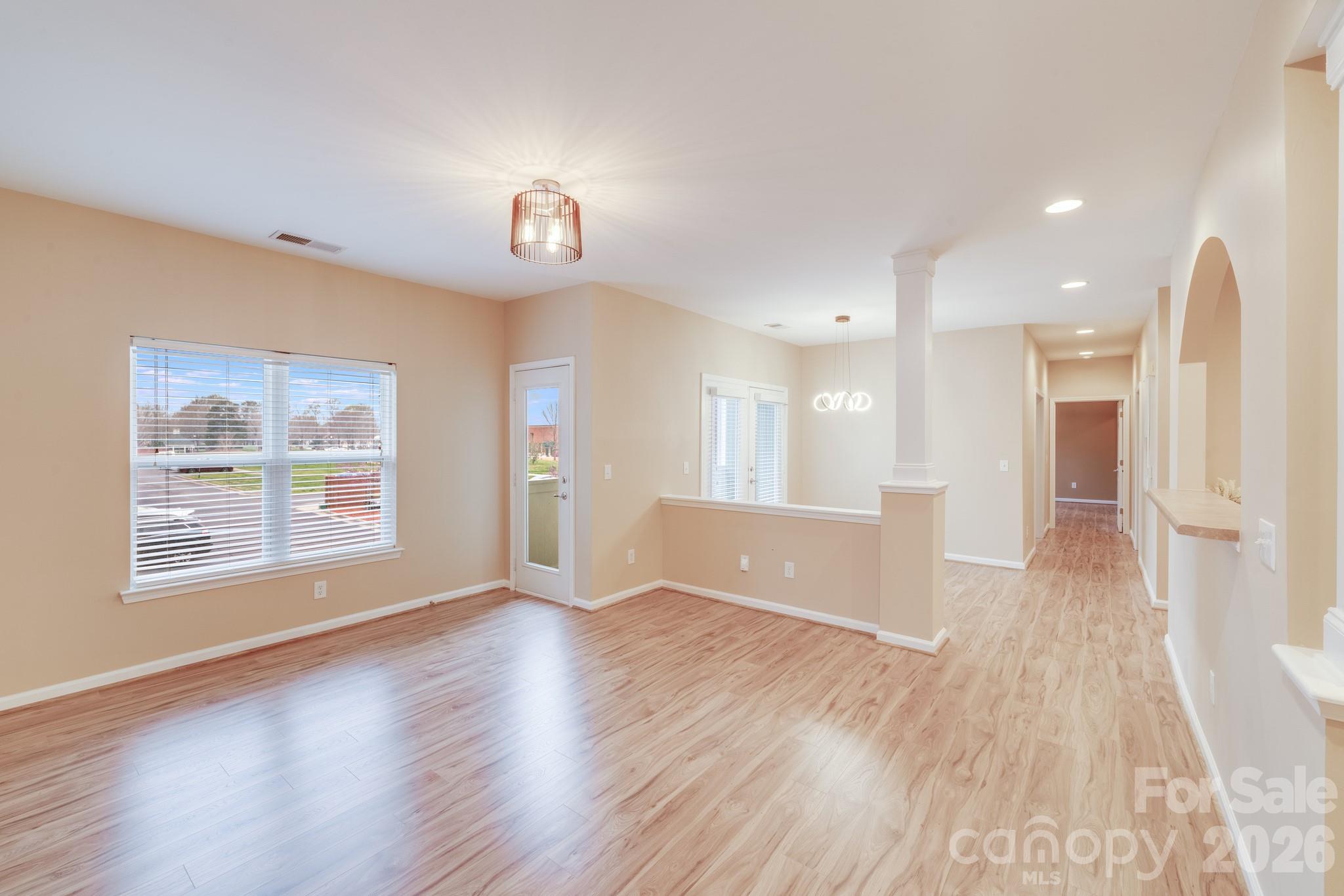 property viewer photo 2