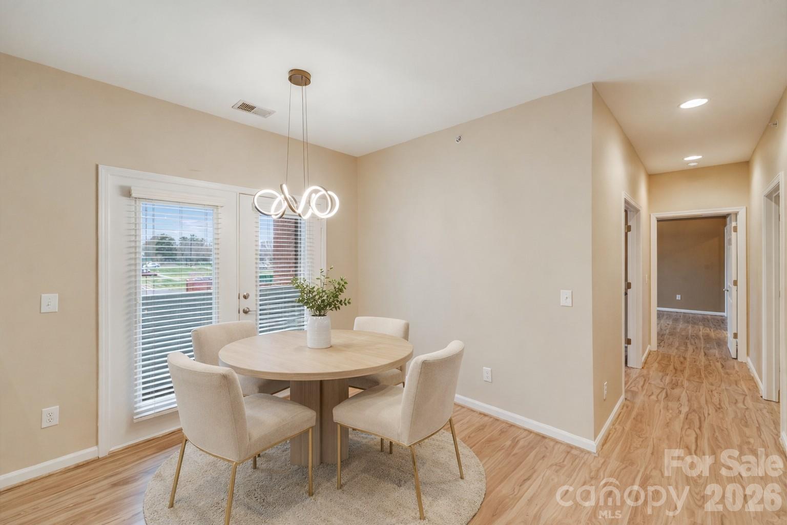 property viewer photo 3