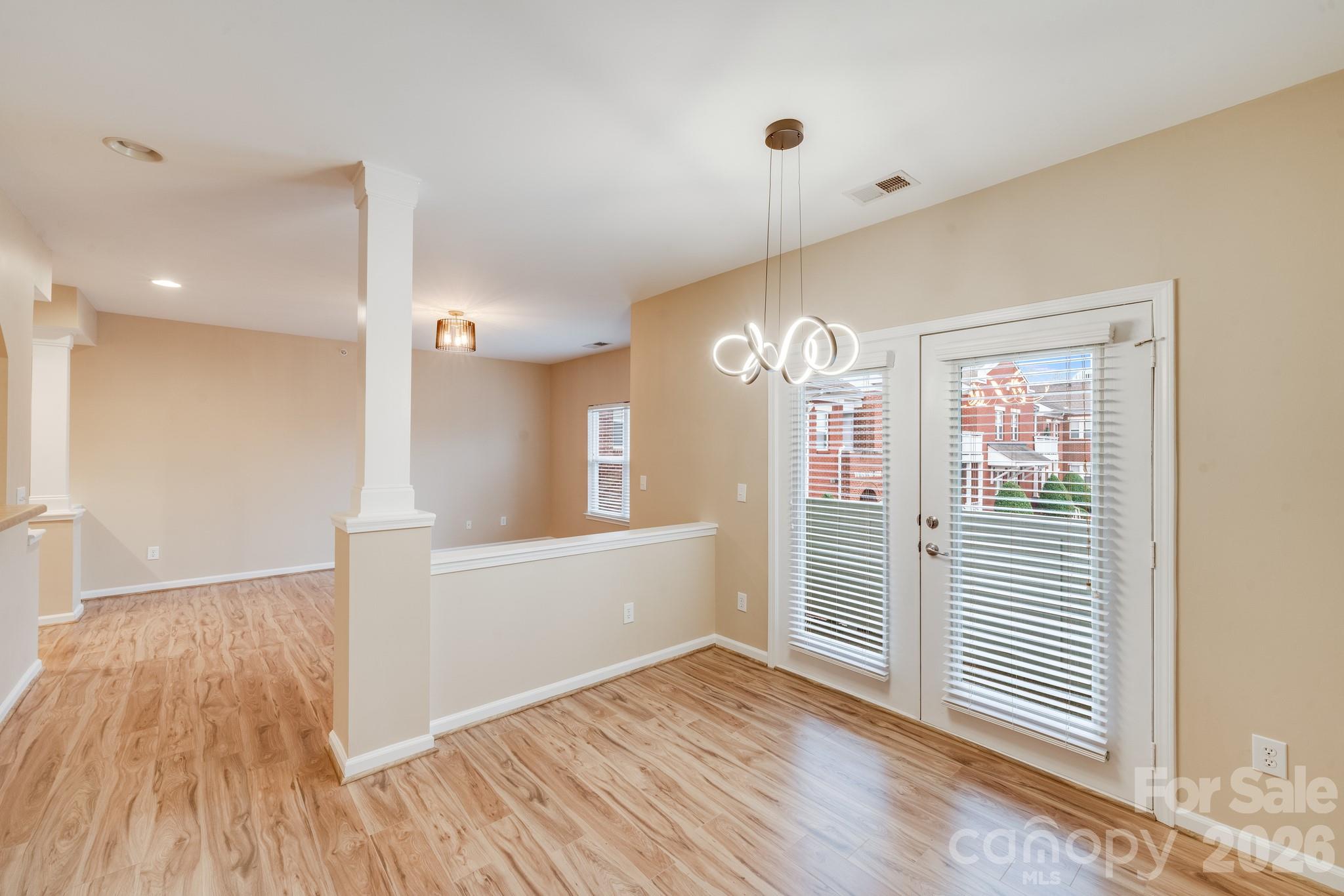 property viewer photo 4