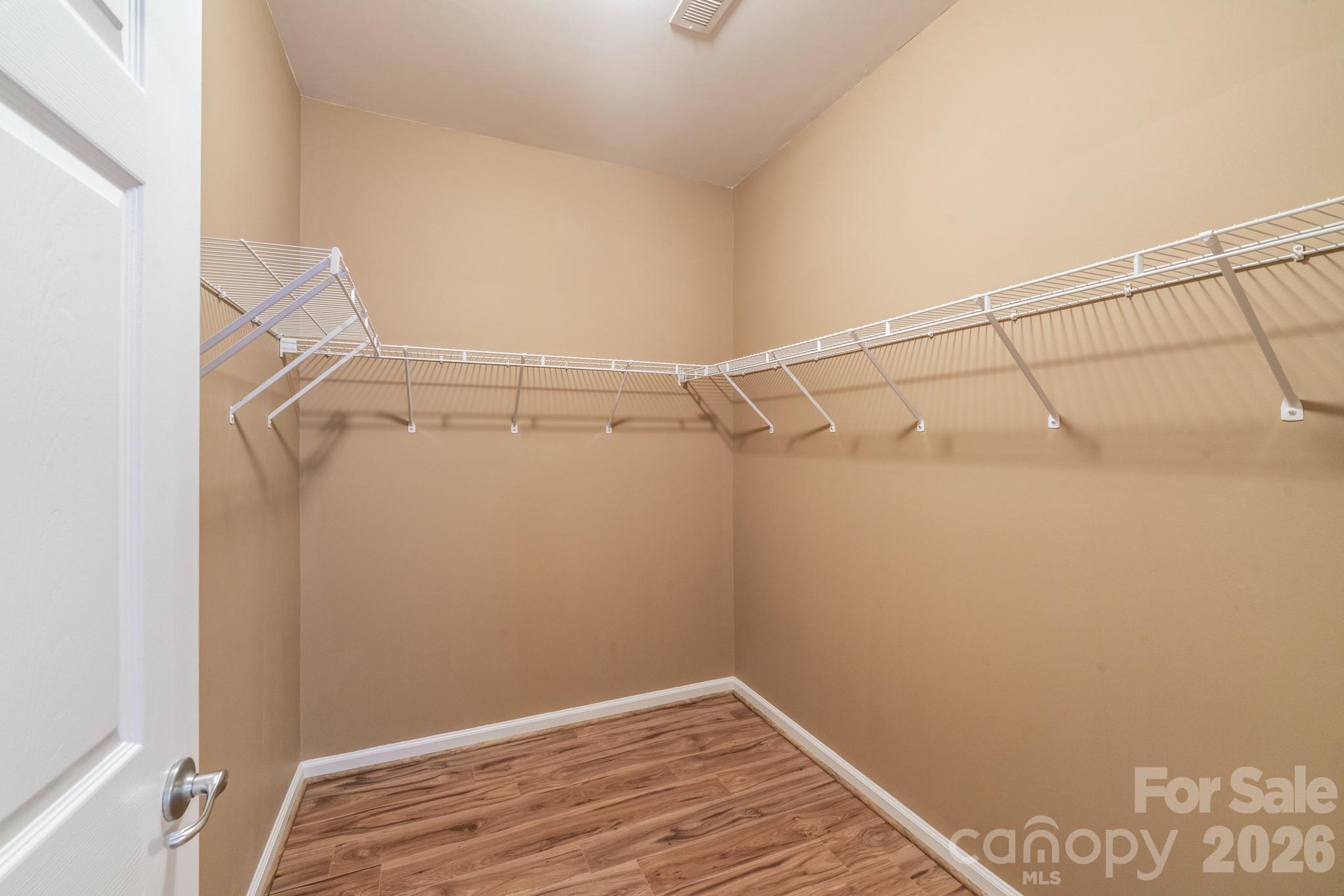 property viewer photo 9
