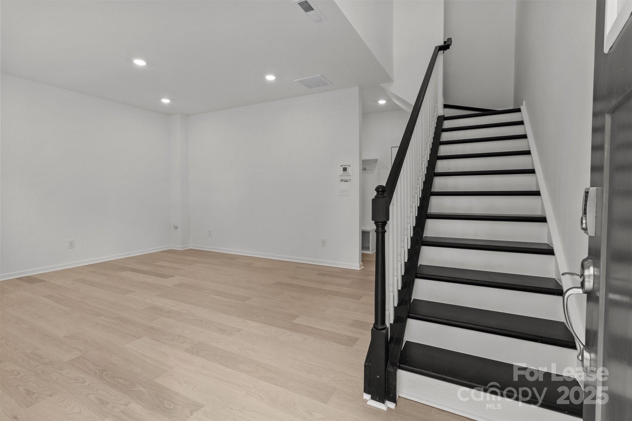 property viewer photo 21