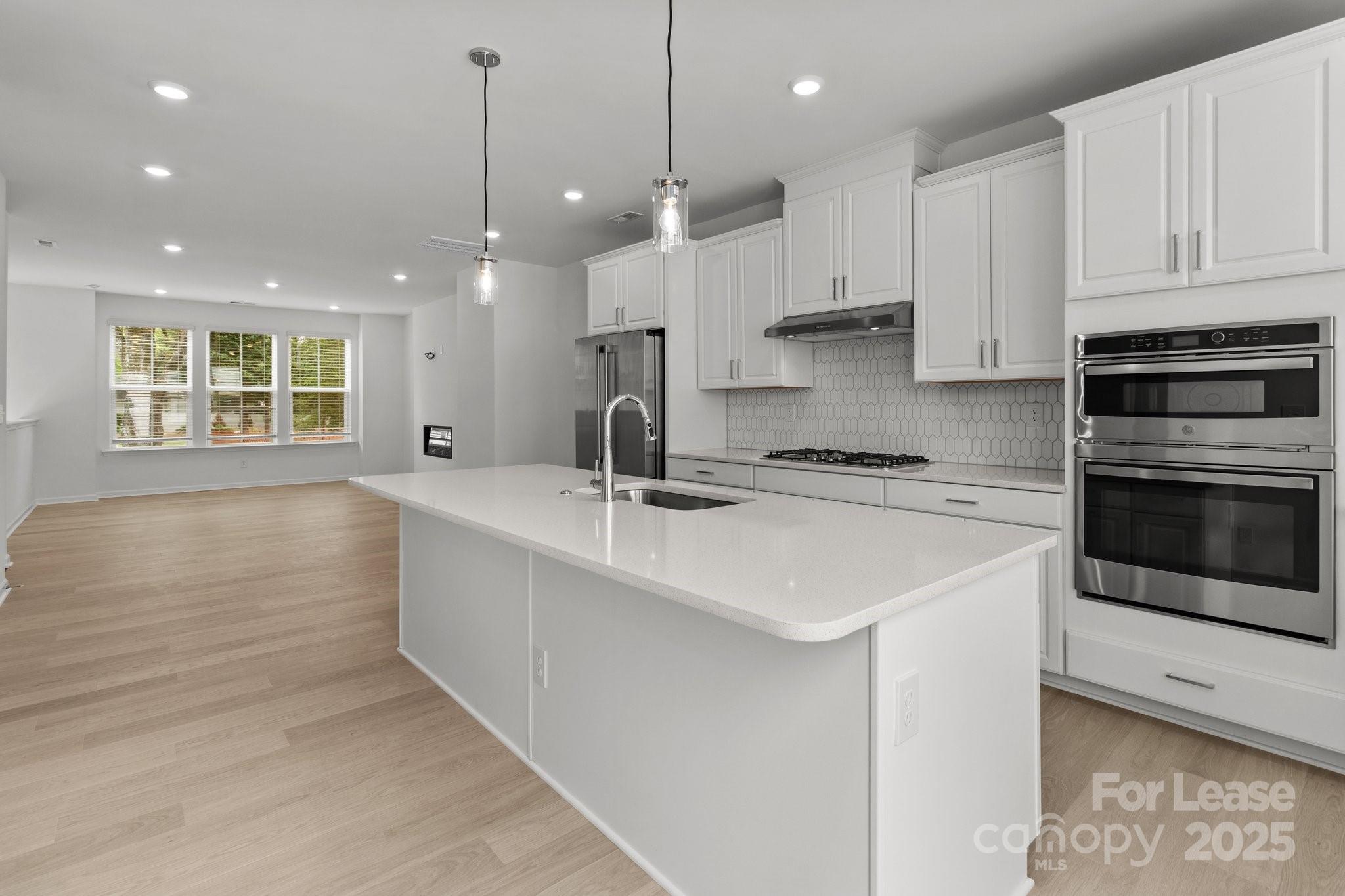 property viewer photo 4