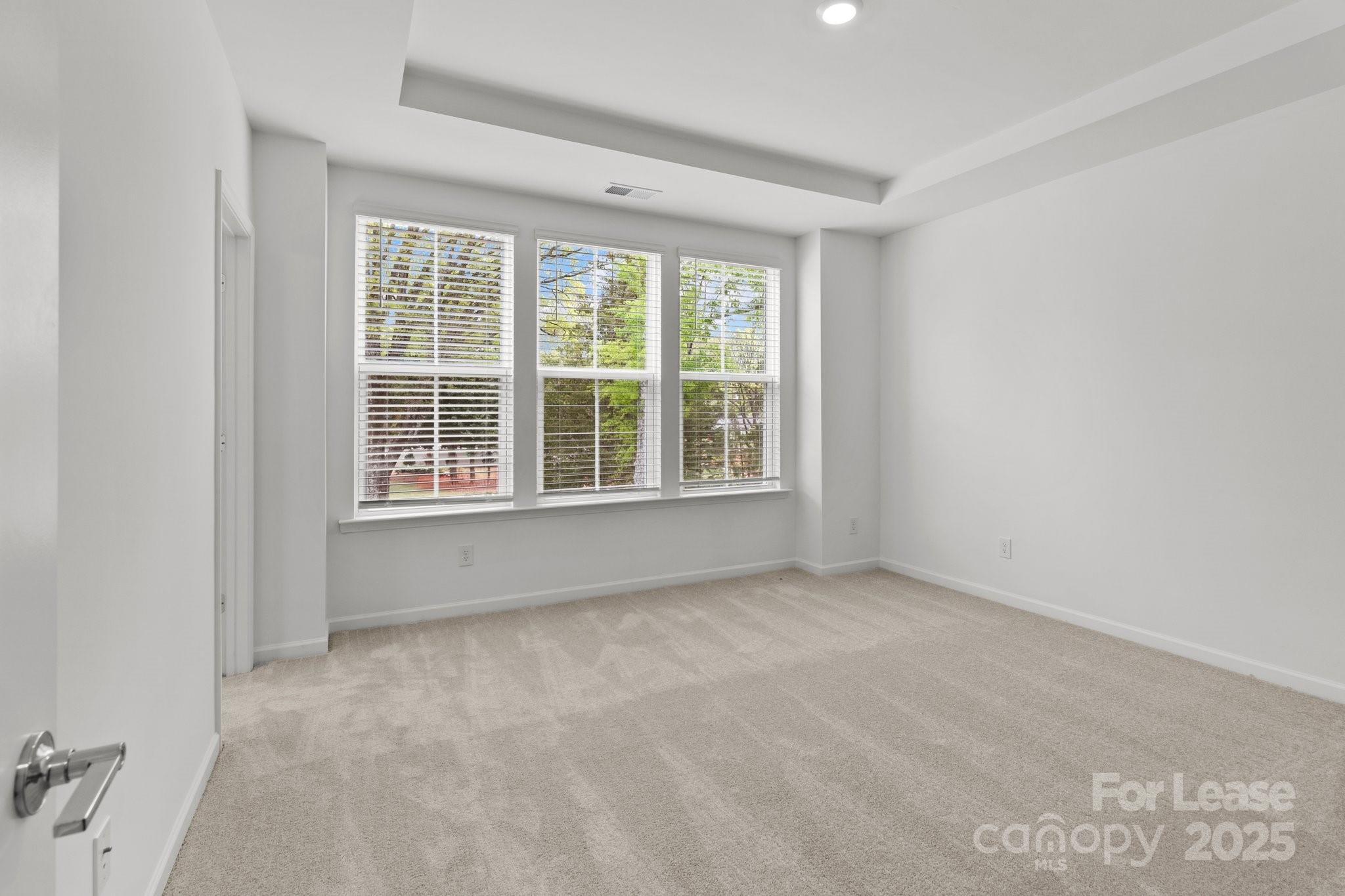 property viewer photo 6