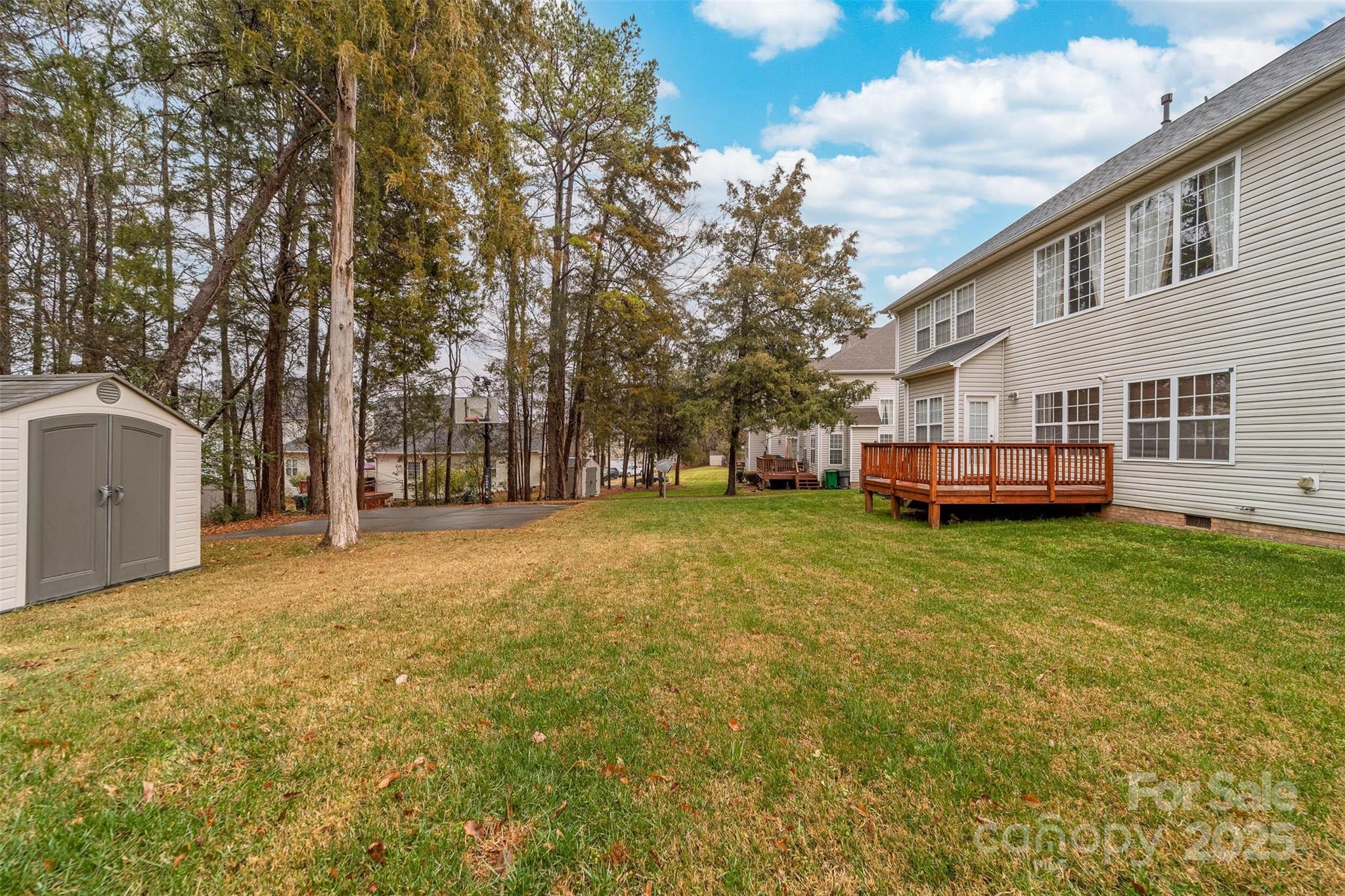 main property photo 33