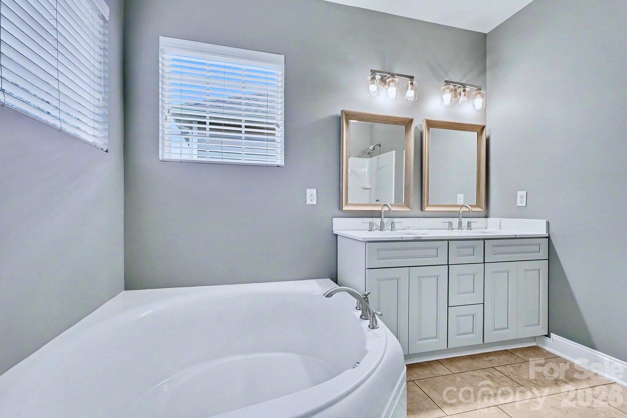 property viewer photo 4