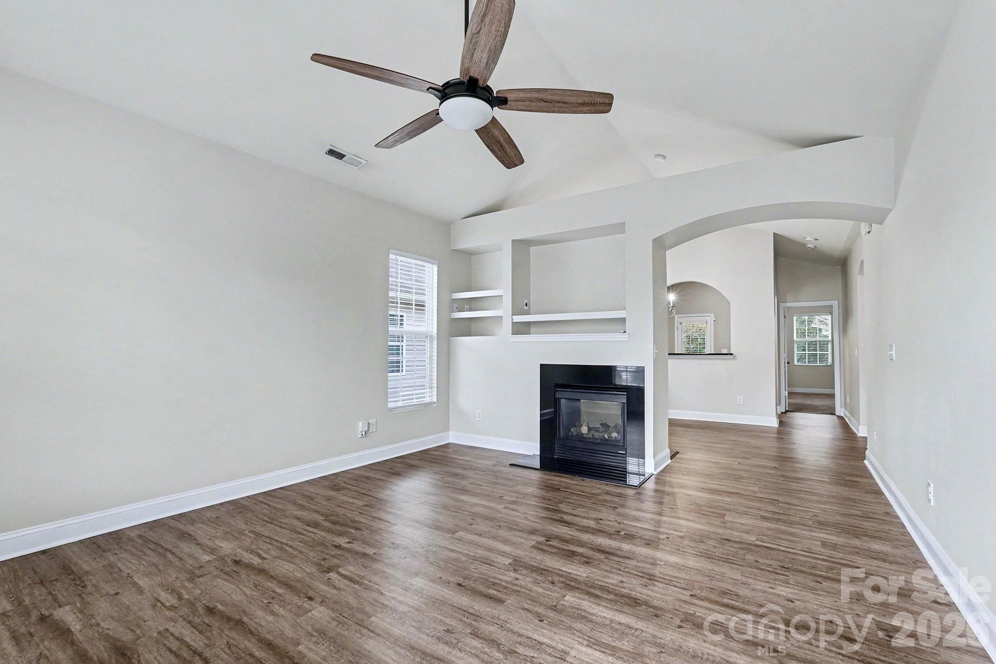 property viewer photo 5
