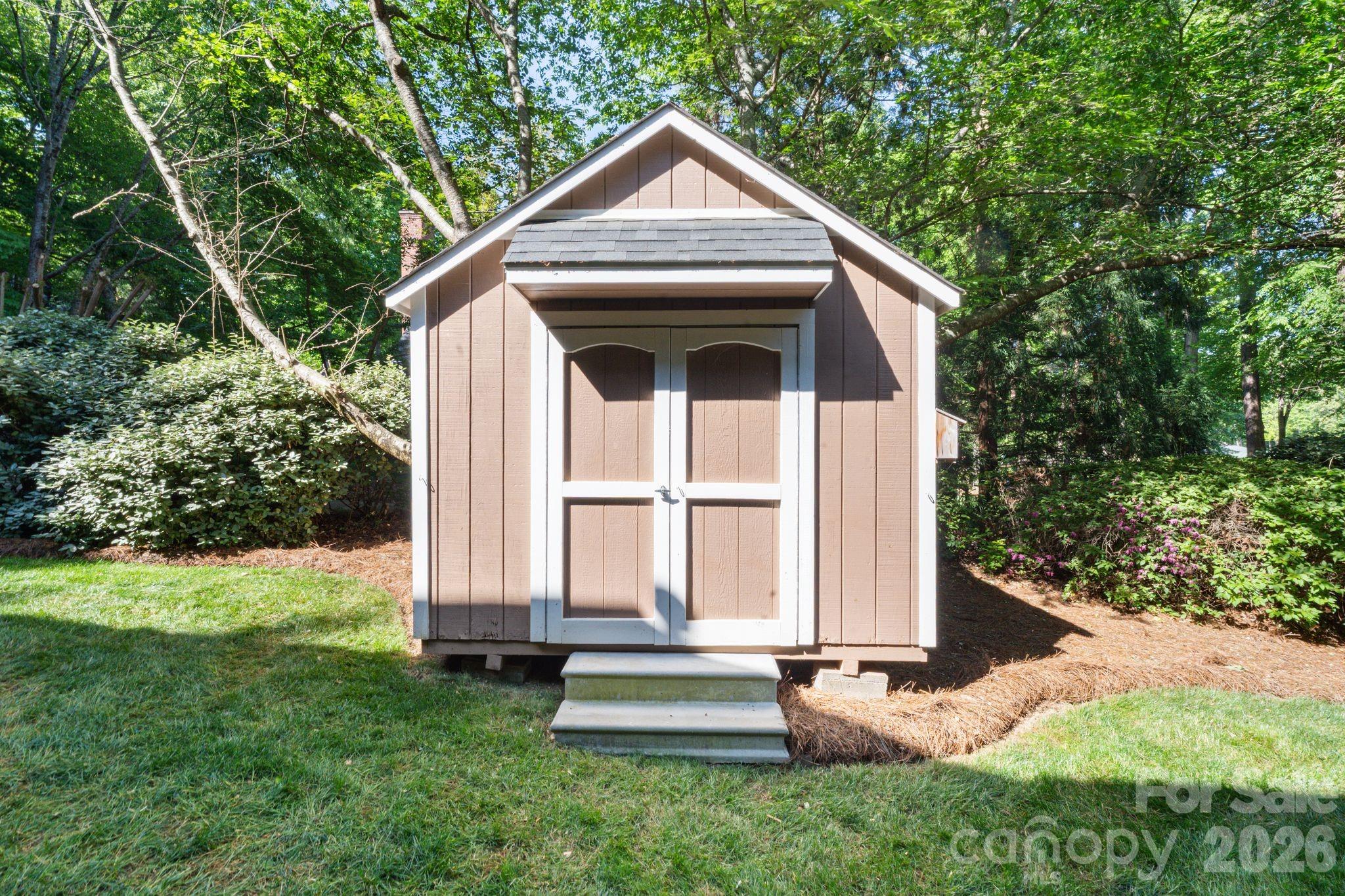 main property photo 40