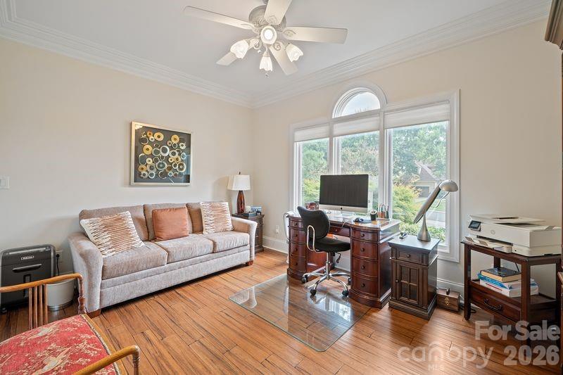 main property photo 9