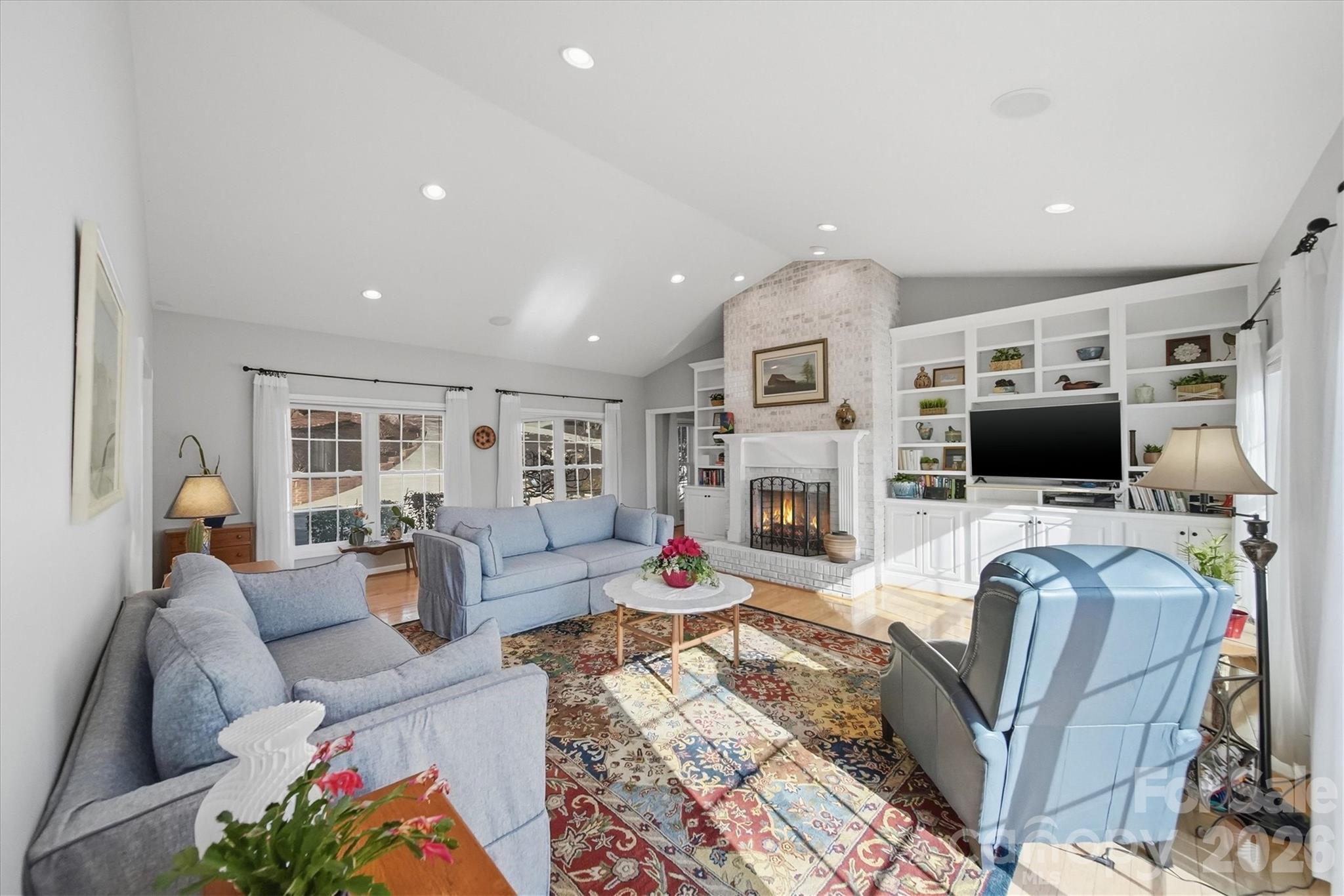 property viewer photo 11