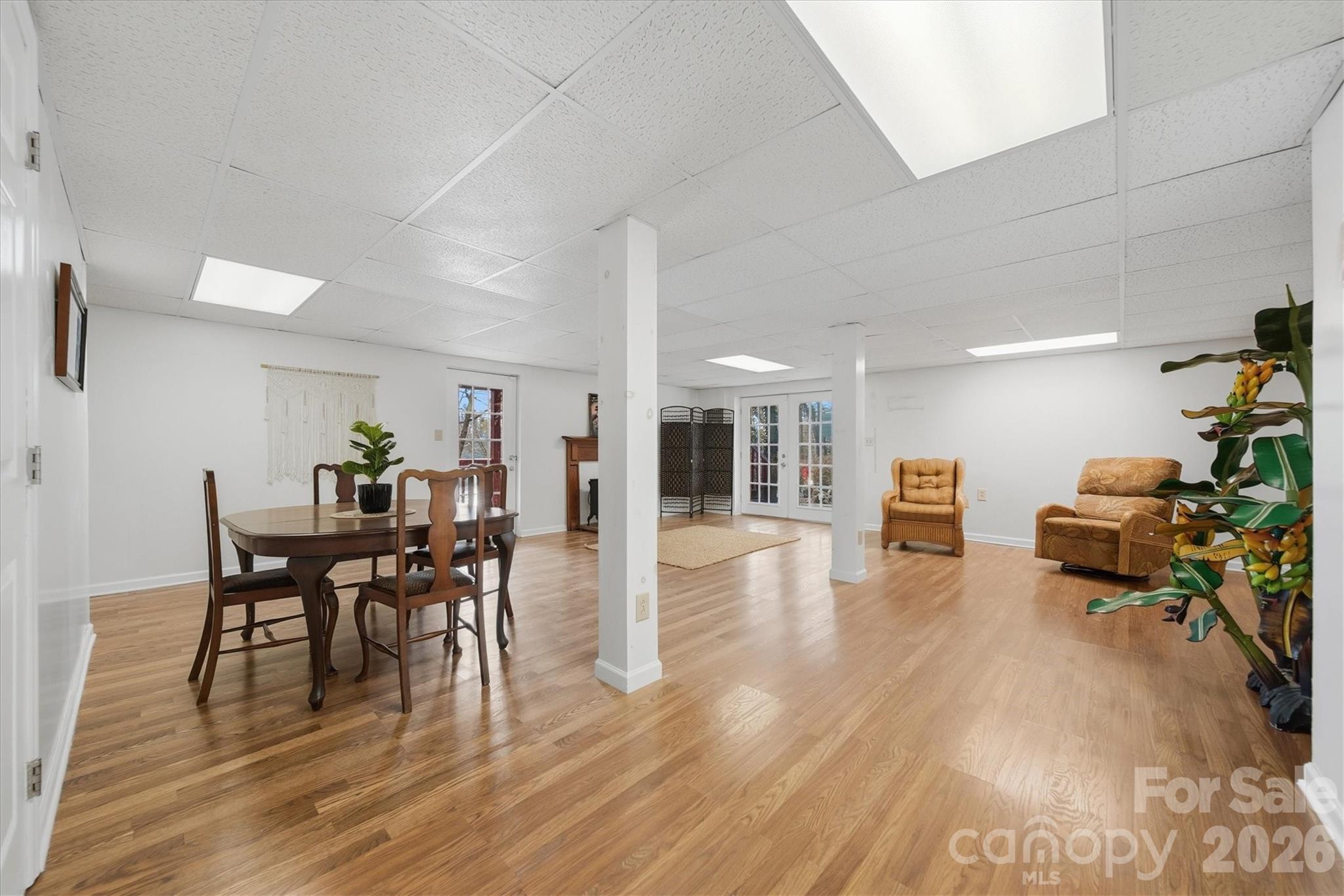property viewer photo 23