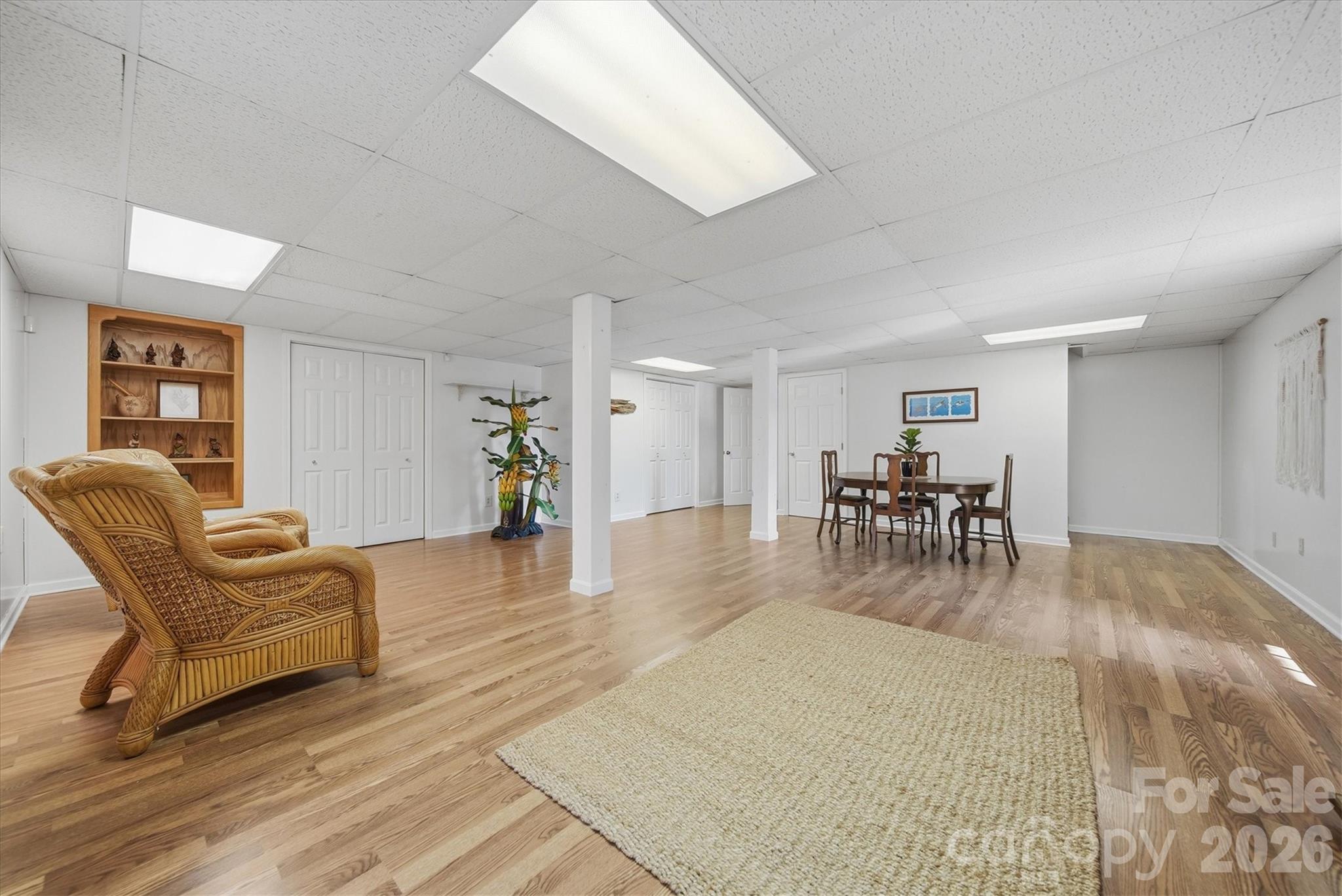 property viewer photo 25