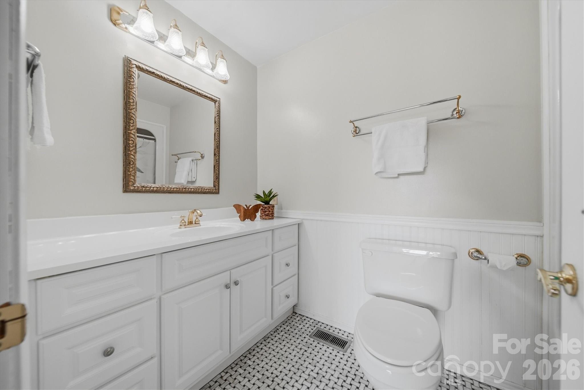property viewer photo 29