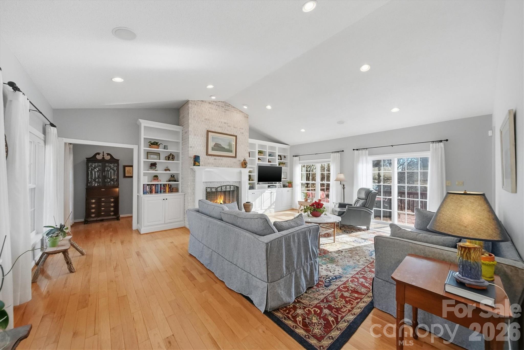property viewer photo 3