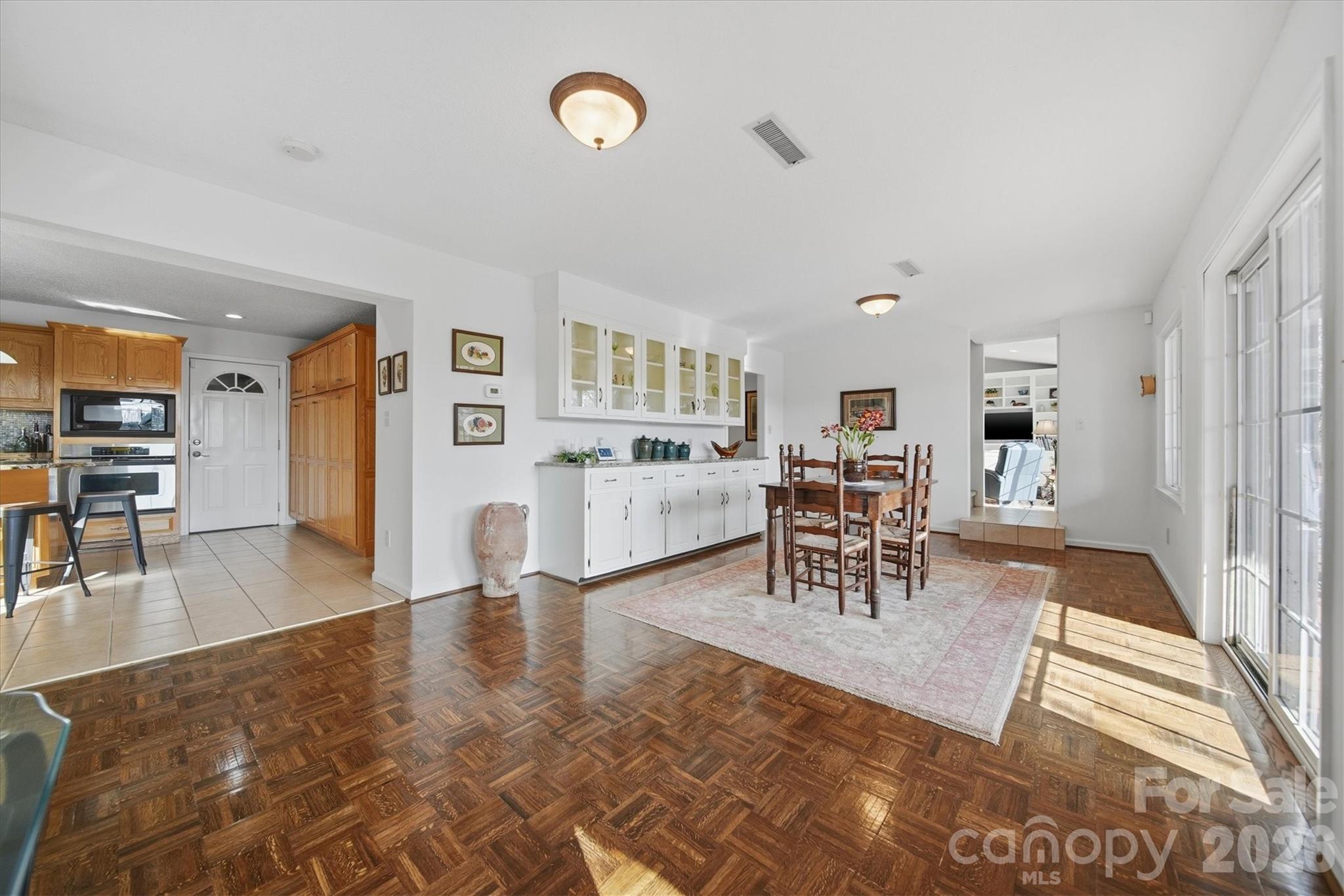 property viewer photo 4