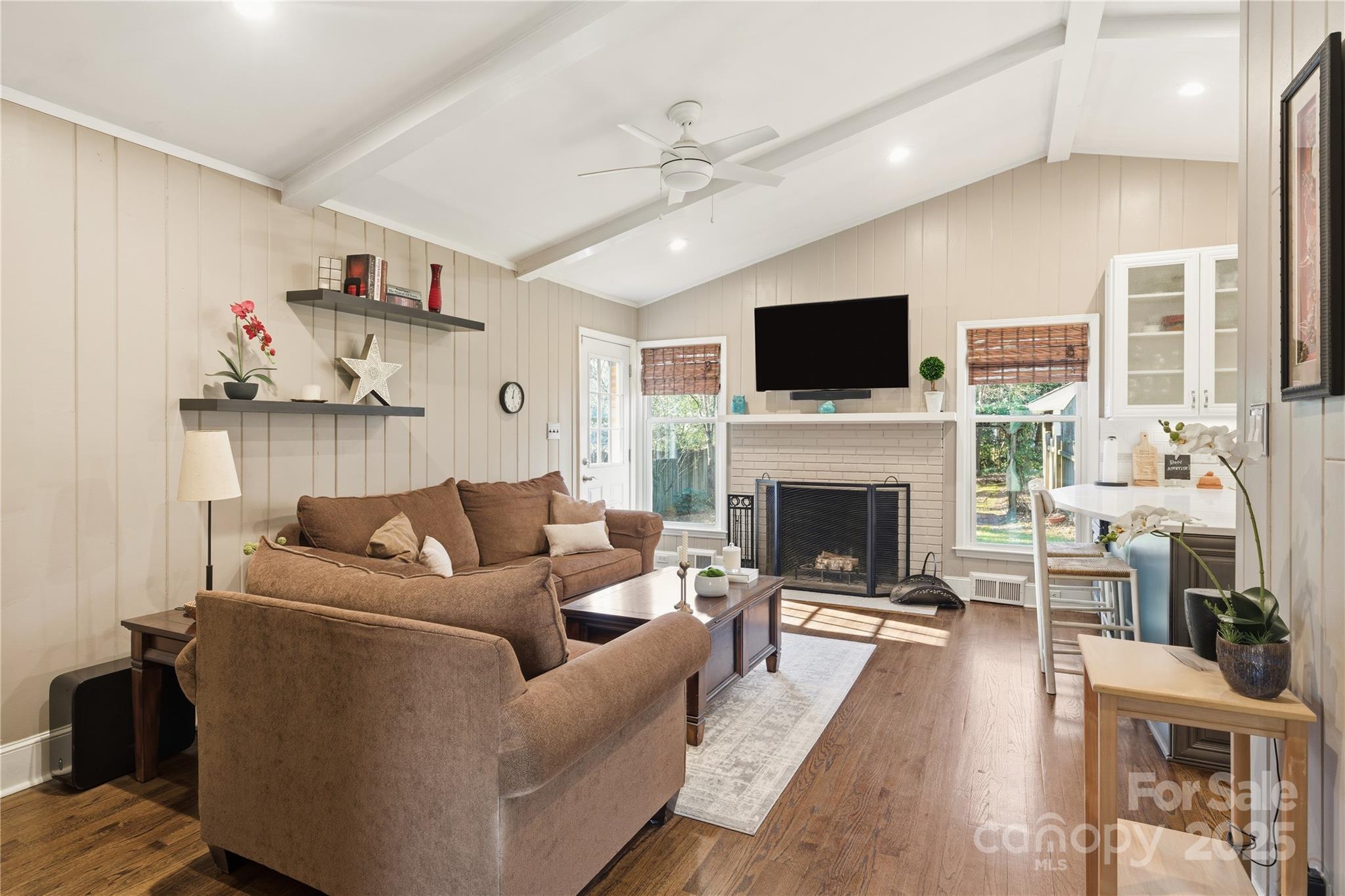 property viewer photo 15