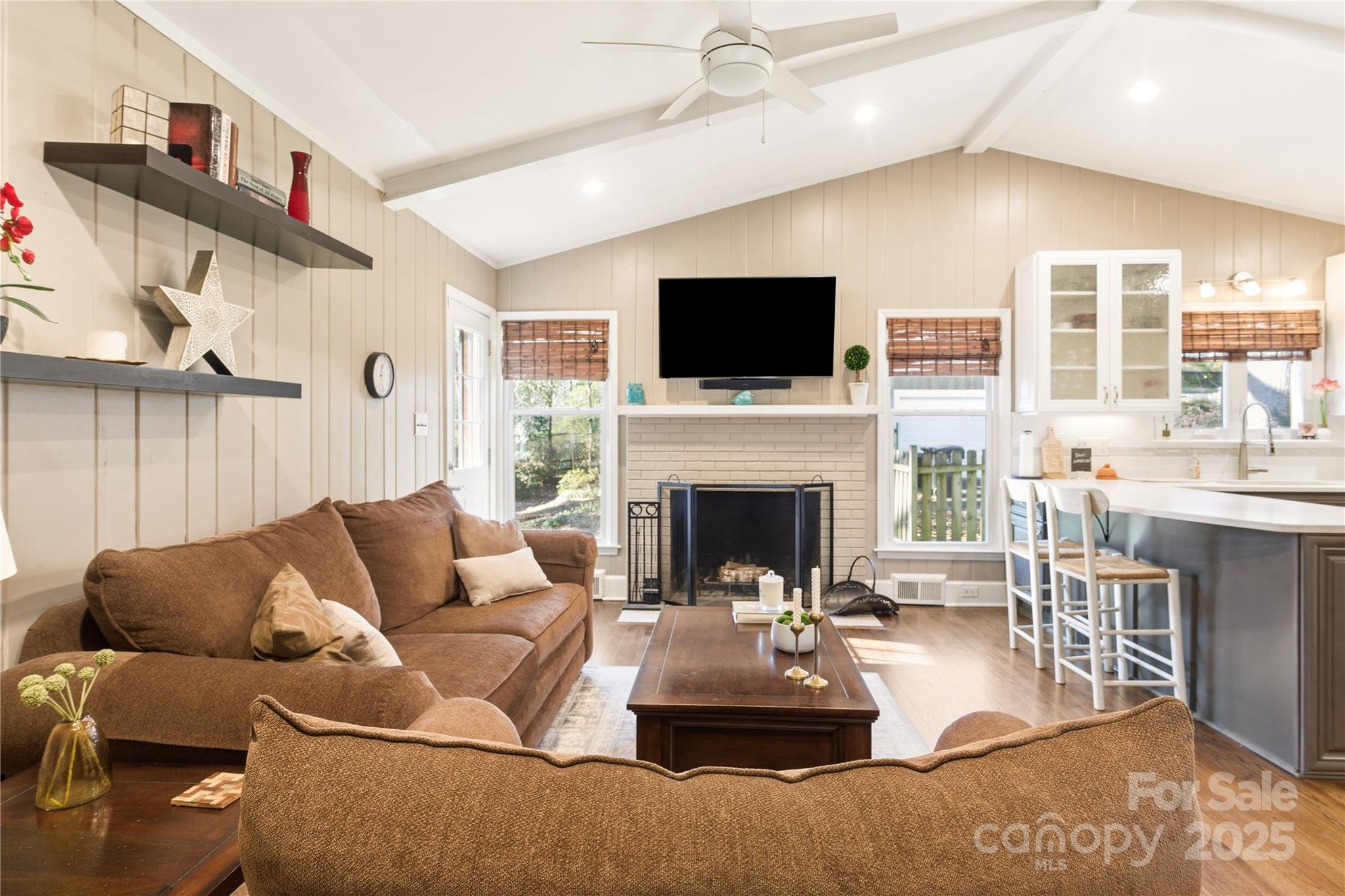 property viewer photo 16