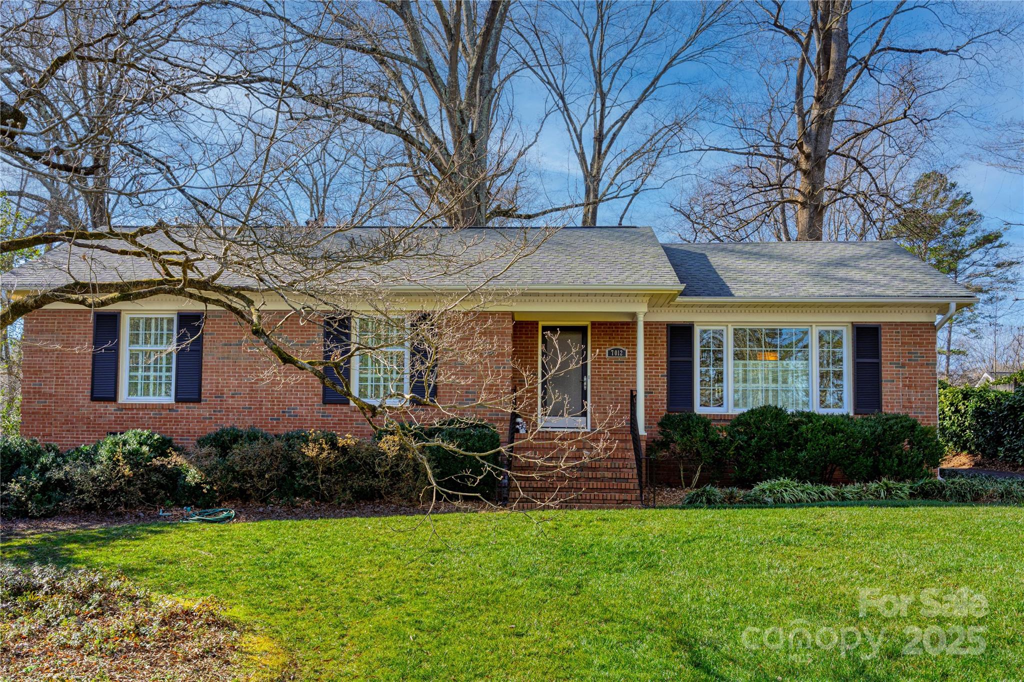 property viewer photo 2