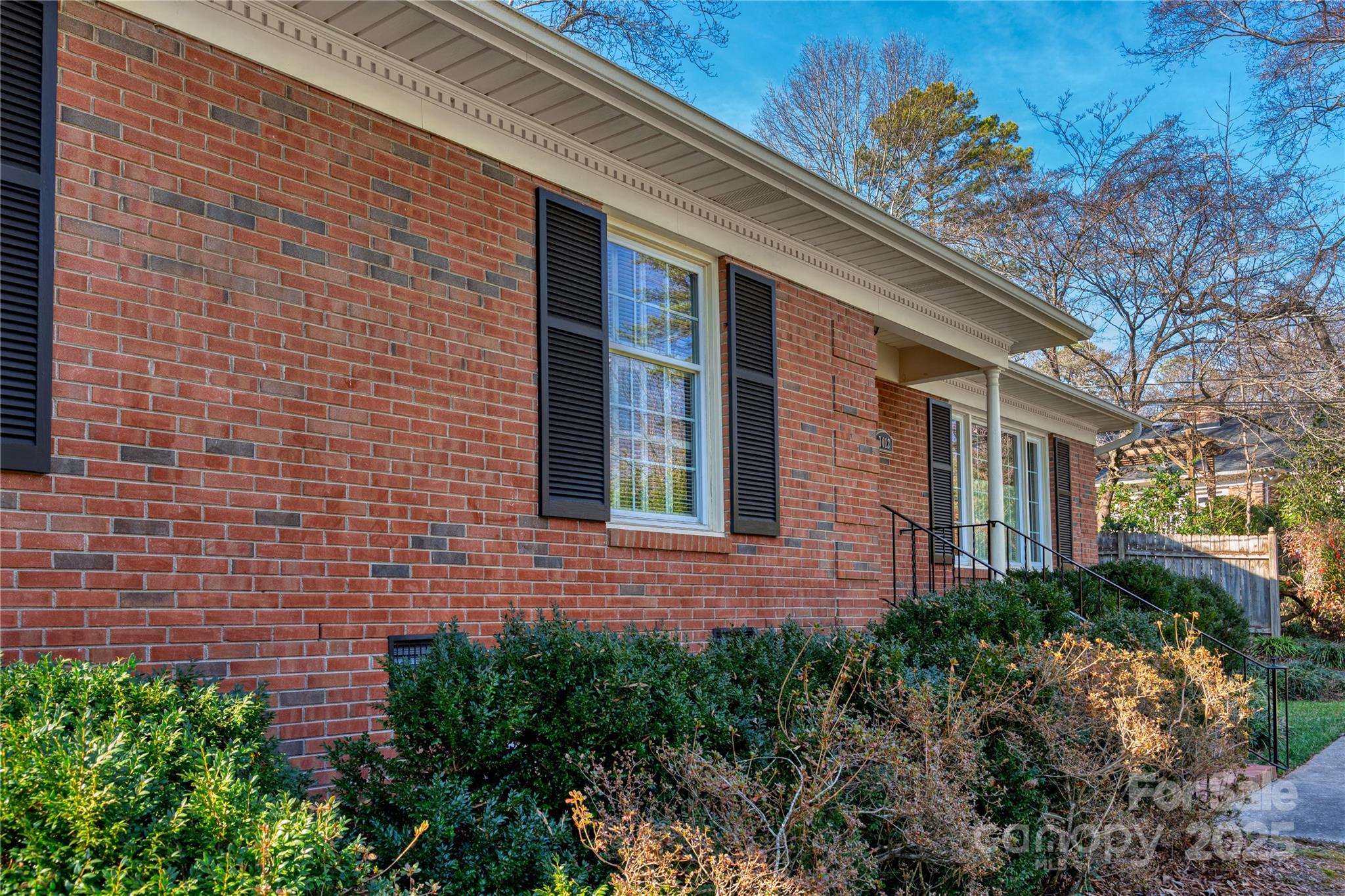 property viewer photo 3
