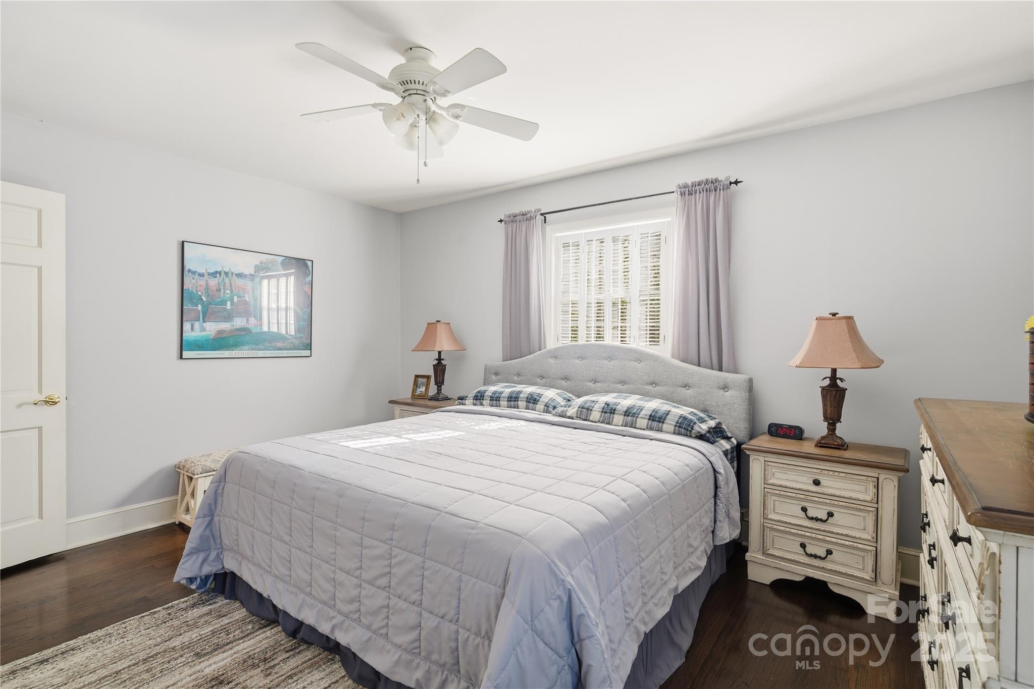 property viewer photo 35