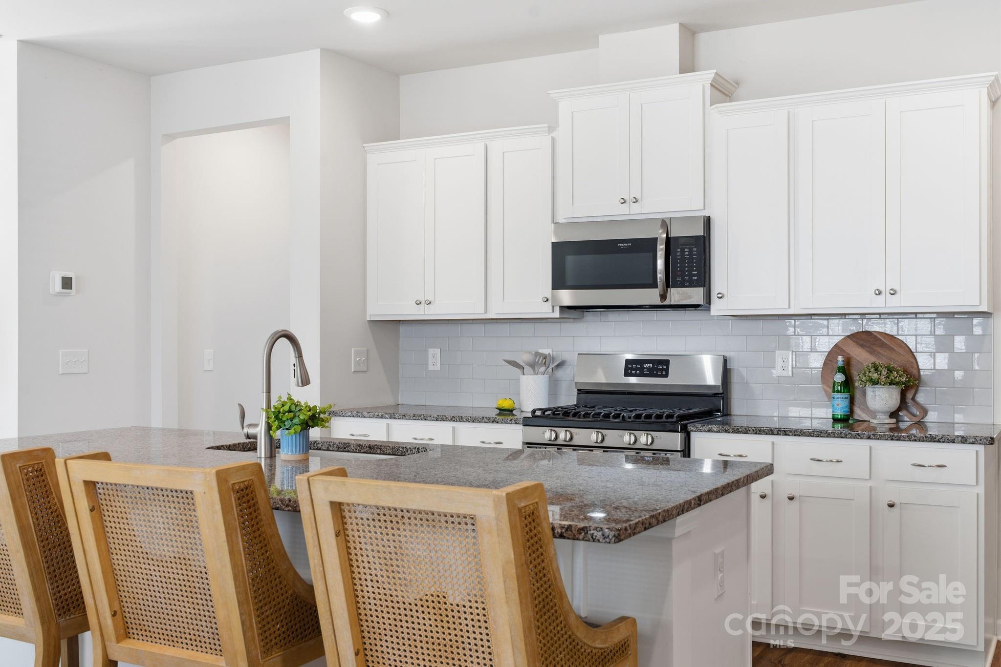 property viewer photo 10