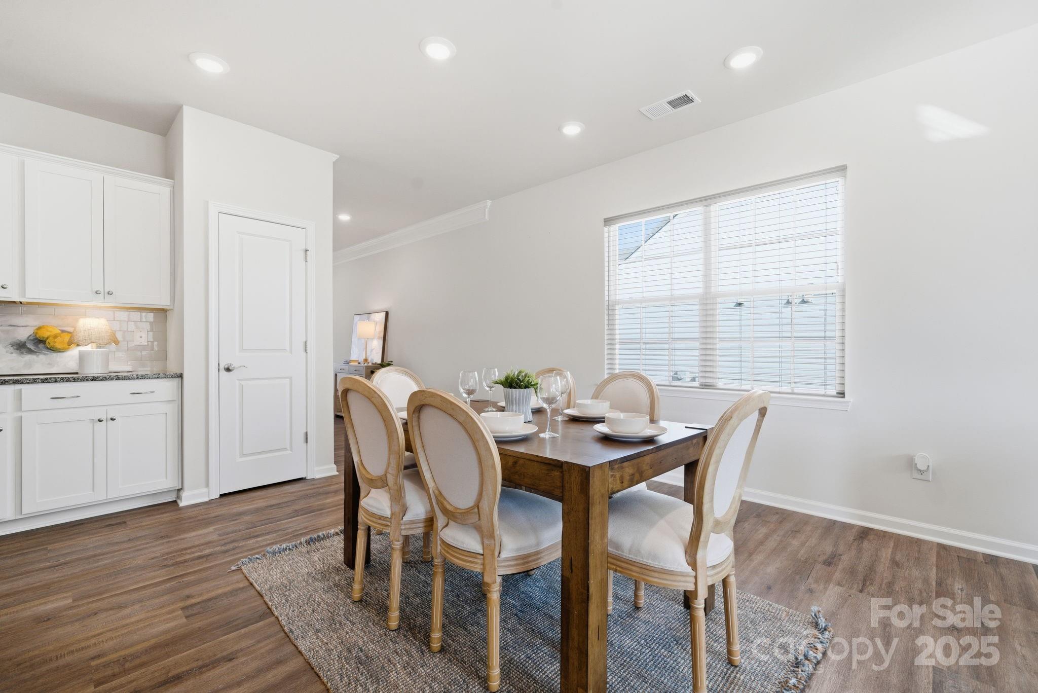 property viewer photo 19