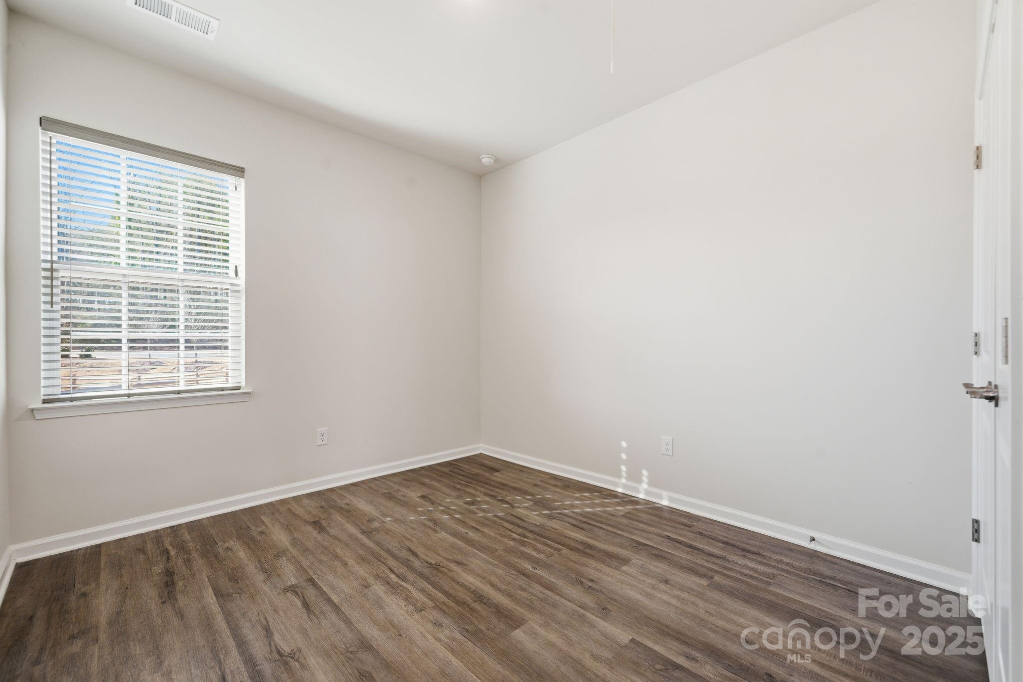 property viewer photo 25
