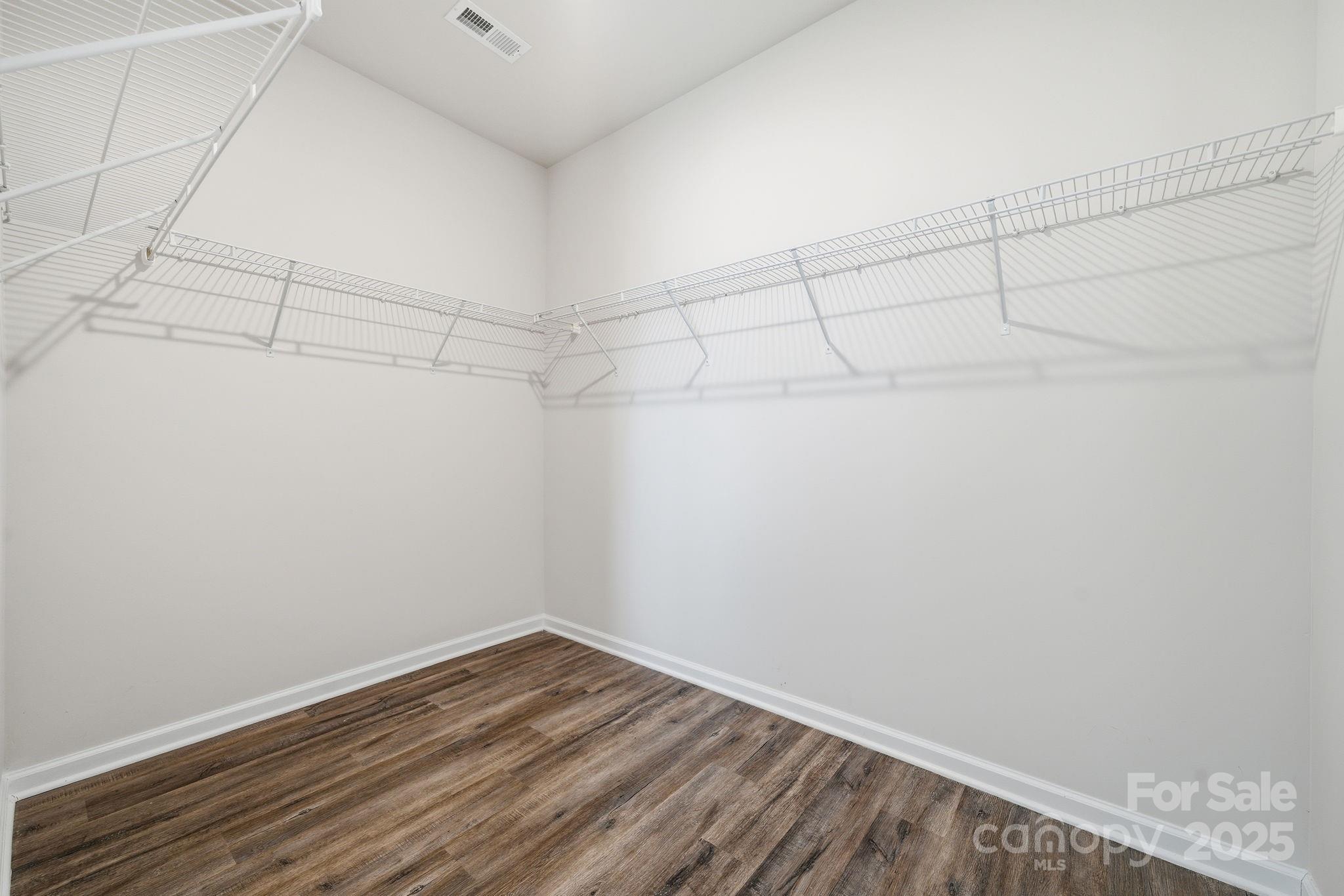 property viewer photo 29