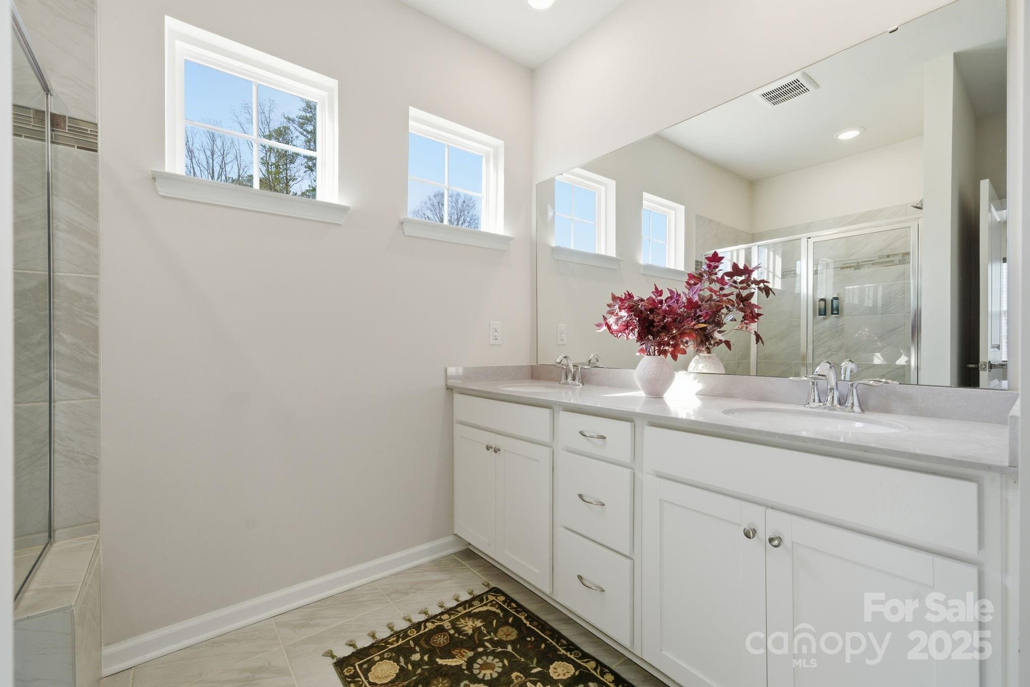 property viewer photo 30