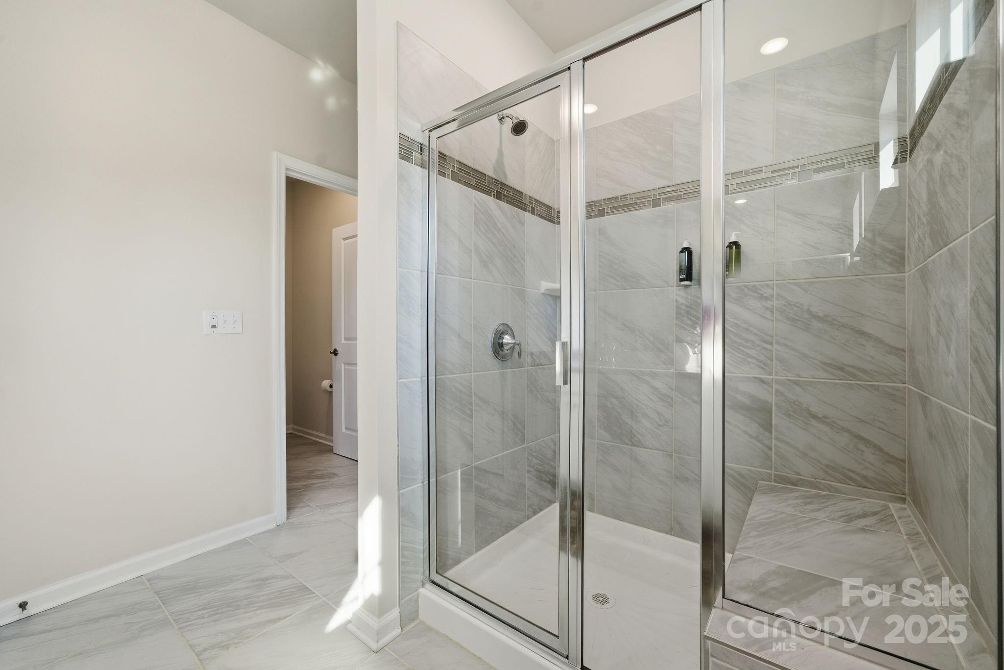 property viewer photo 31