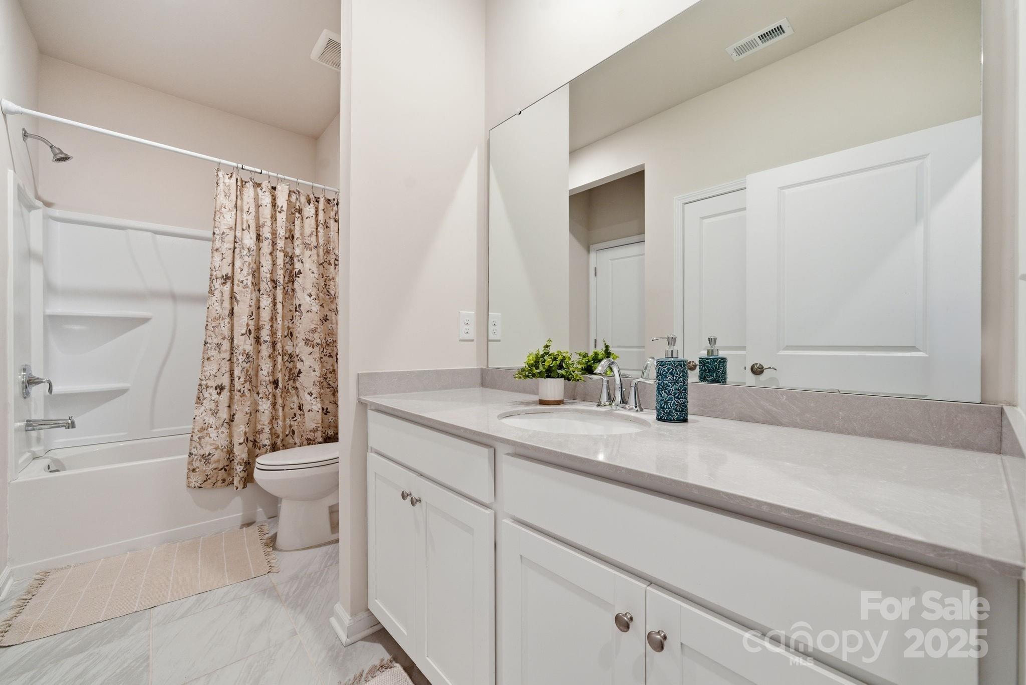 property viewer photo 32