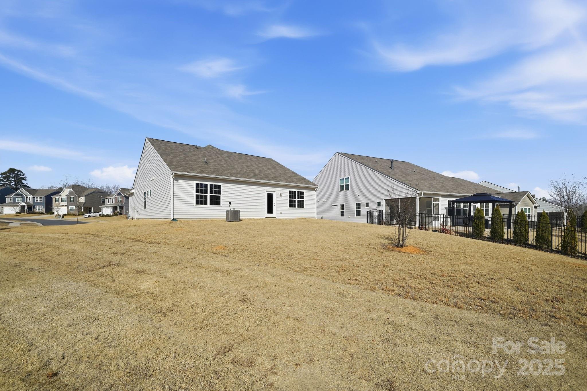 property viewer photo 36