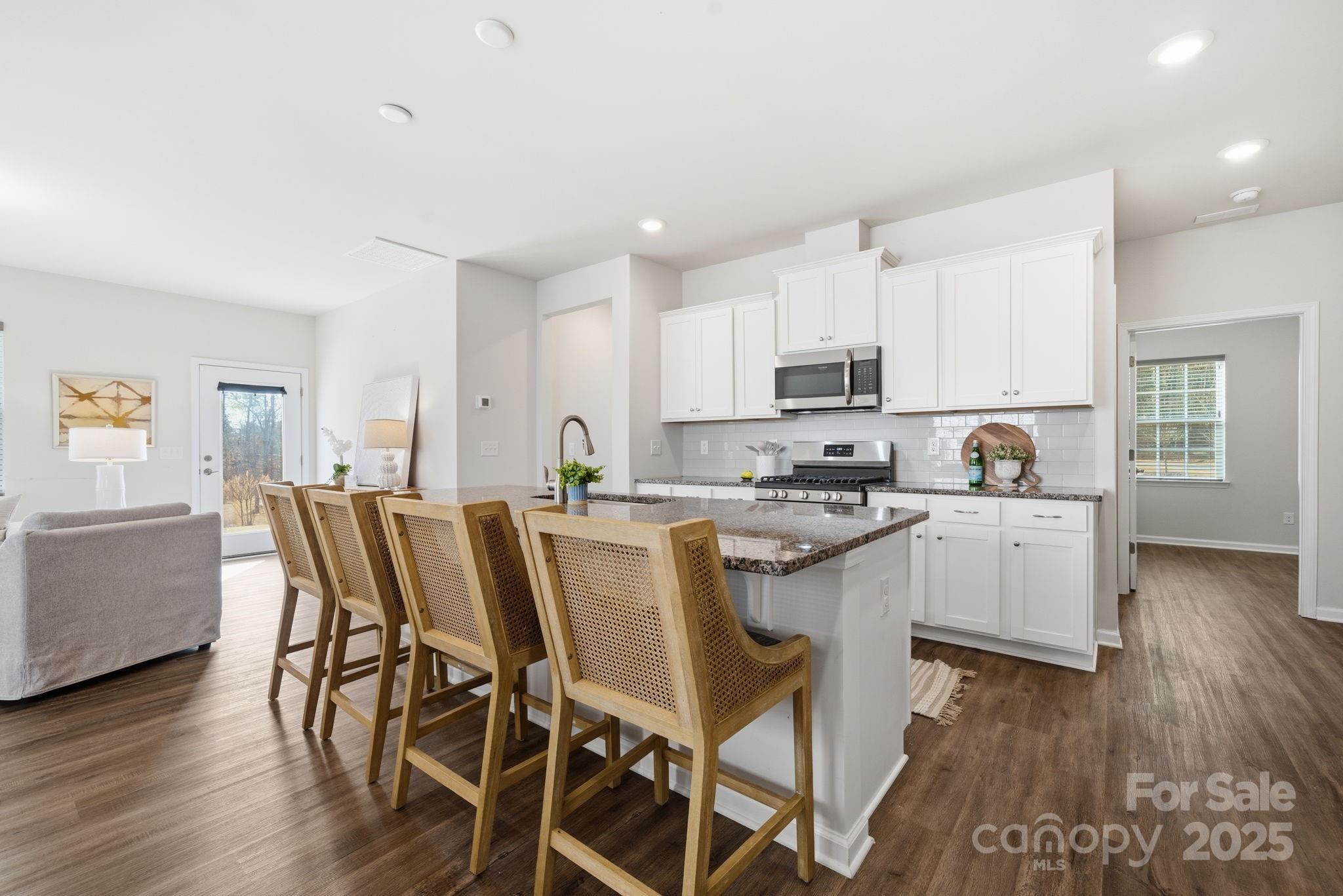 property viewer photo 5
