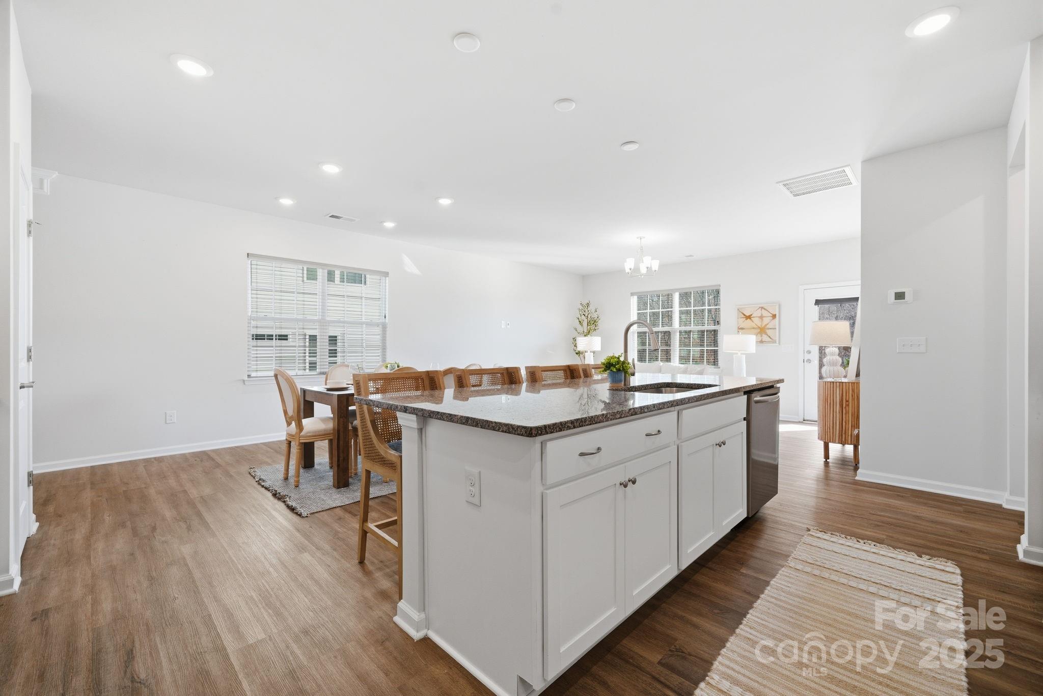 property viewer photo 6