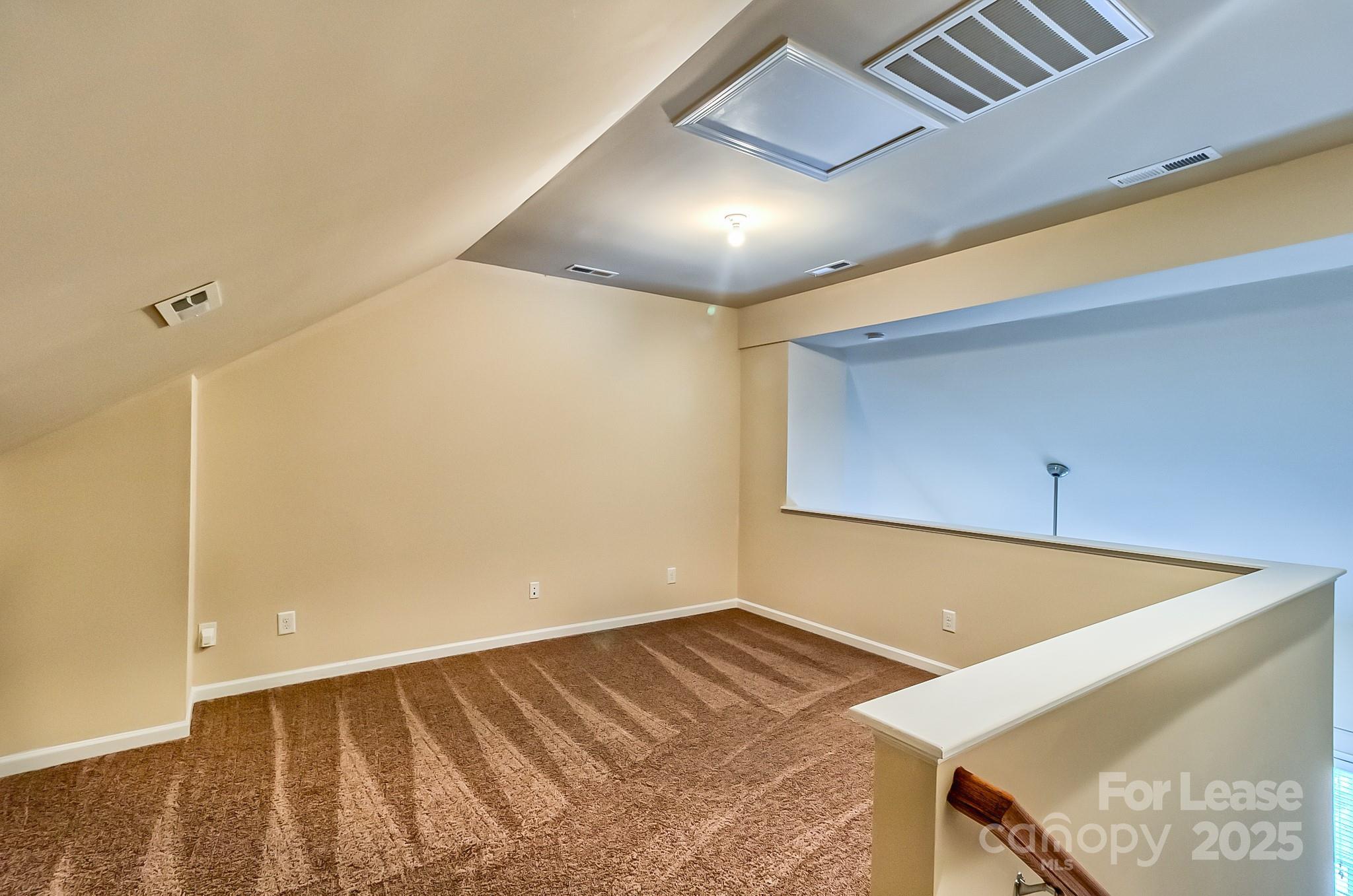 property viewer photo 16